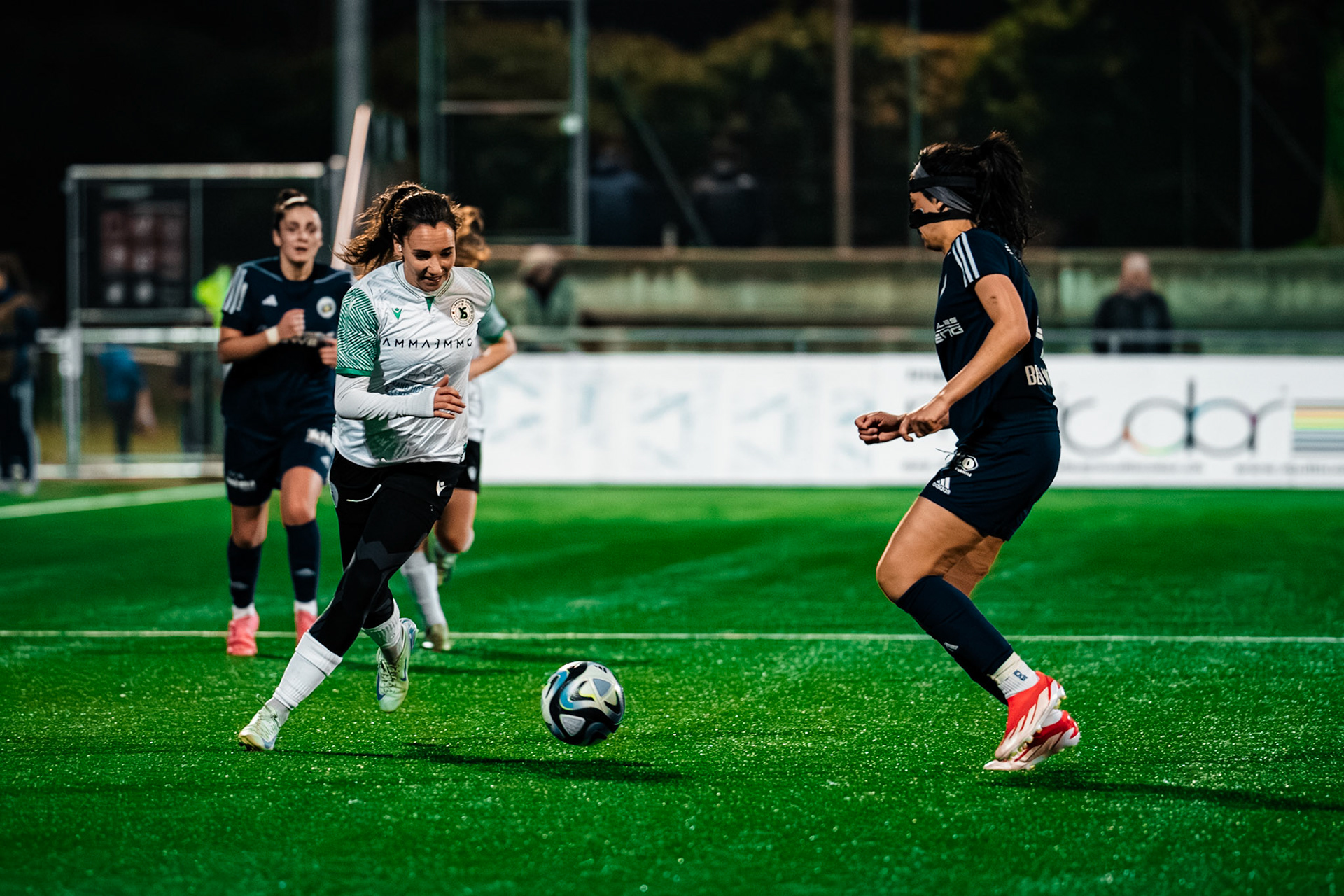 Etoile Carouge FC et Yverdon Sport FC au  Stade de la Fontenette (Christian António/LibsVisuals.com)