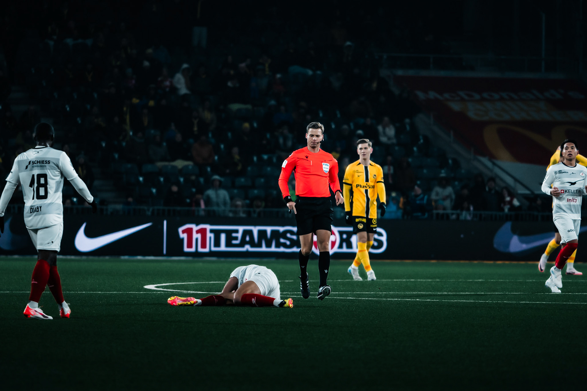 Urs Schnyder, Arbitre principal lors du match entre BSC Young Boys et FC Winterthur au Stadion Wankdorf. (Christian António/LibsVisuals.com)