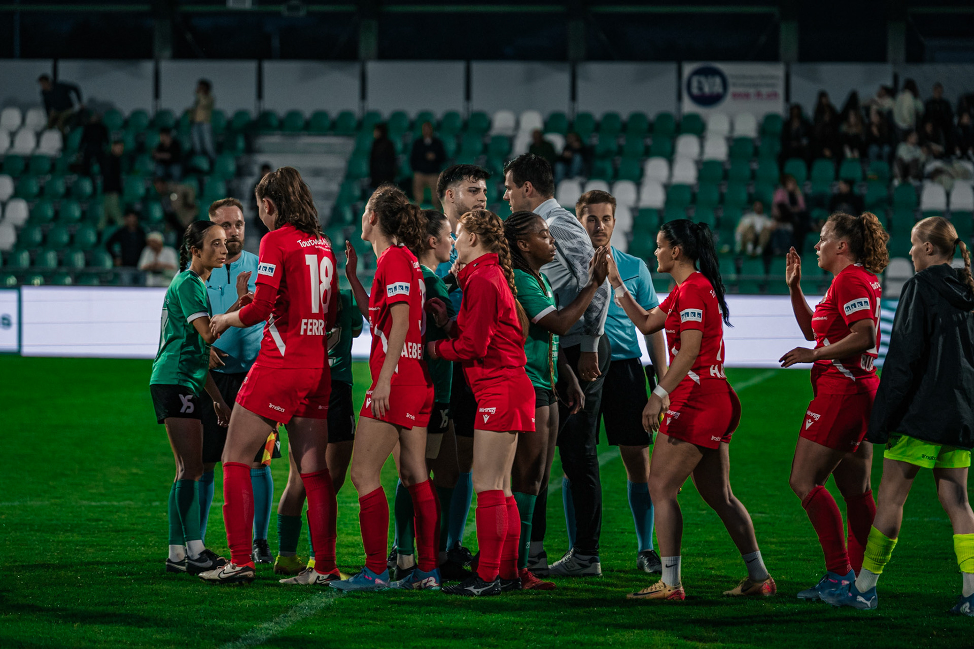 Yverdon Sport FC et Frauenteam Thun Berner-Oberland au Stade Municipal. (Christian António/LibsVisuals.com)