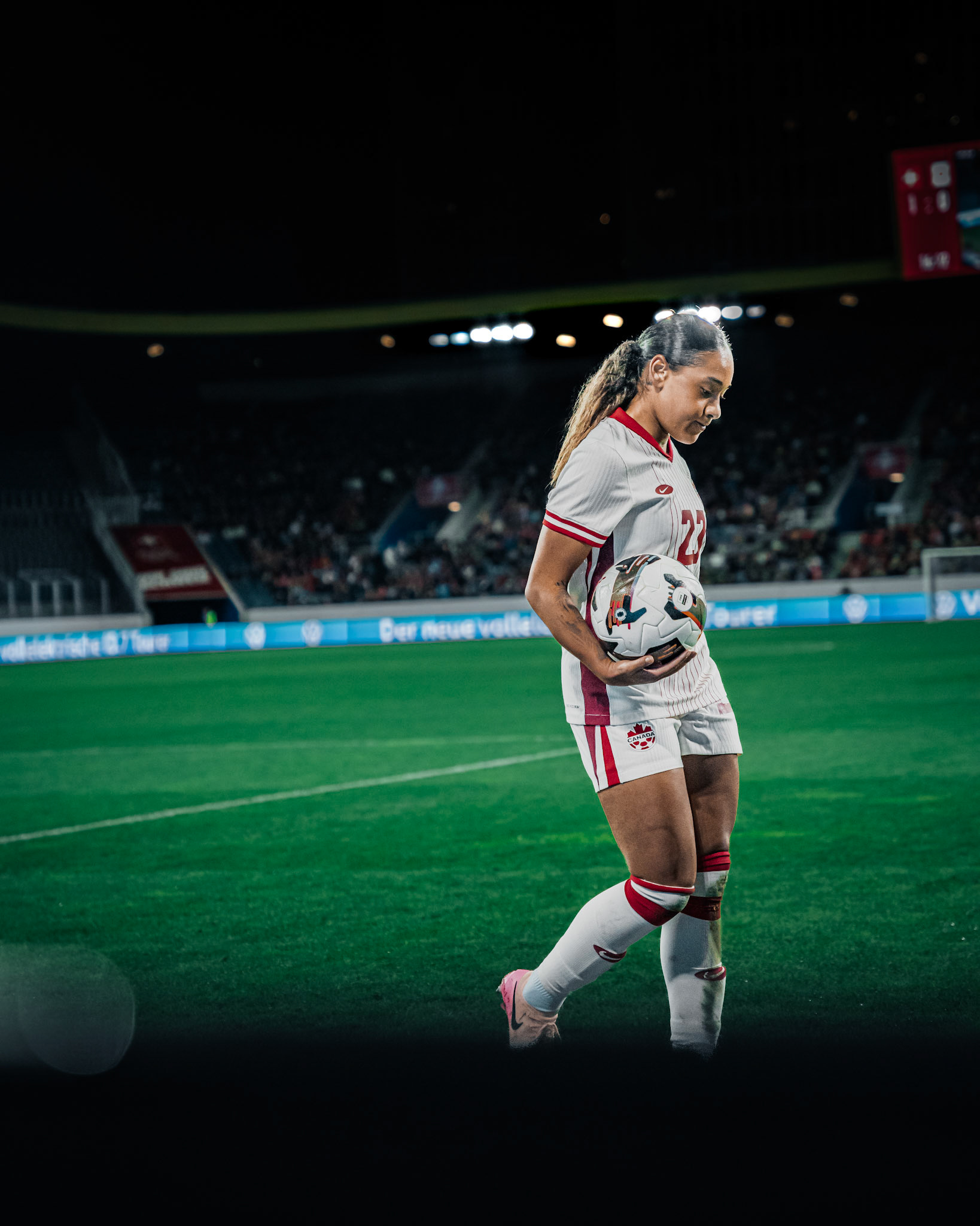 Match international opposant l’équipe nationale féminine de Suisse à l’équipe du Canada à la swissporarena, Luzern. (Christian António/LibsVisuals.com)