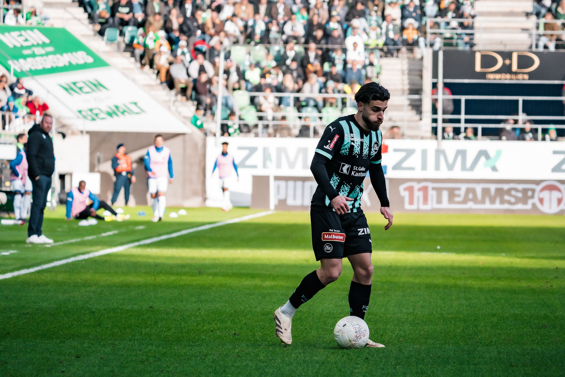 FC Saint-Gall 1879 et Lausanne-Sport FC au Kybunpark. (Christian António/LibsVisuals.com)