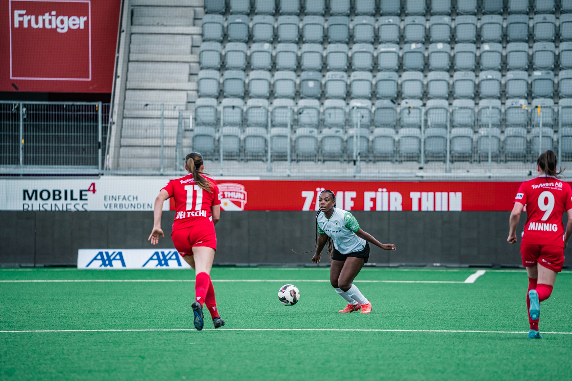 Frauenteam Thun Berner-Oberland et Yverdon Sport FC à la Stockhorn Arena. (Christian António/LibsVisuals.com)