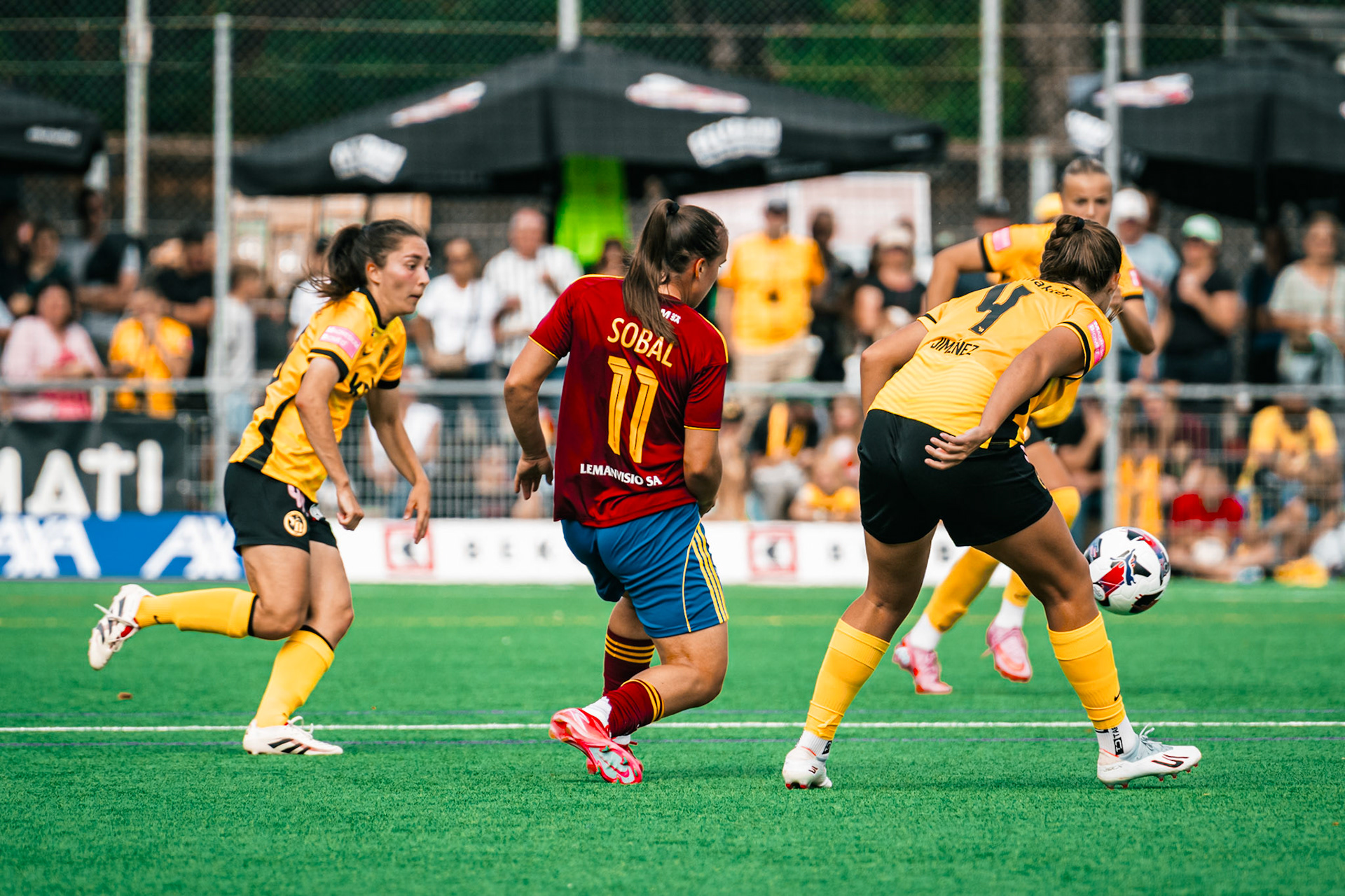 Match de l’AXA Women’s Super League opposant BSC YB Frauen et Servette FC Chênois Féminin au Spitalacker (Kunstrasenfeld), Bern. (Christian António/LibsVisuals.com)