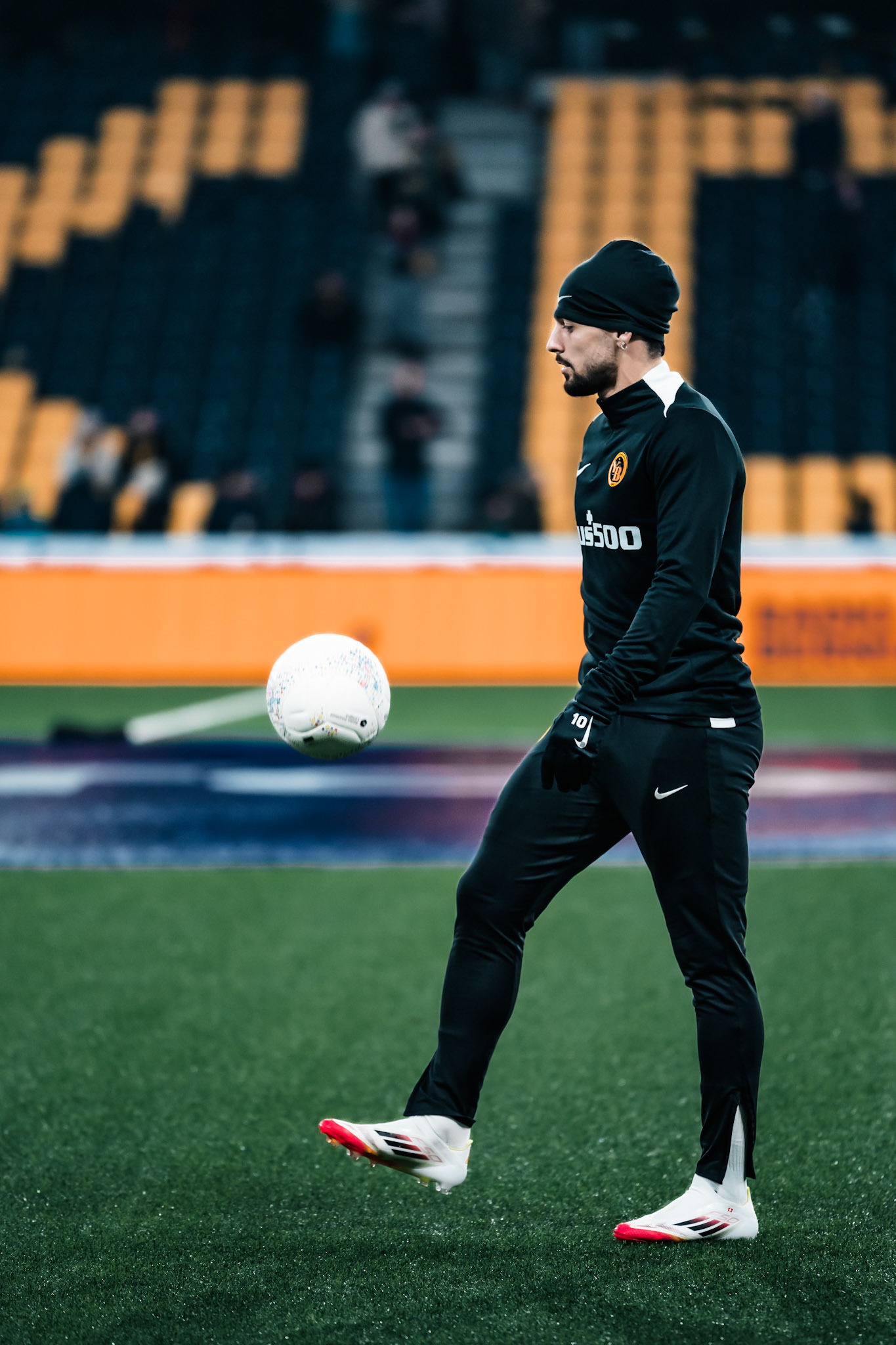Kastriot Imeri, Milieu du BSC Young Boys à l’échauffement lors du match entre BSC Young Boys et FC Winterthur au Stadion Wankdorf. (Christian António/LibsVisuals.com)