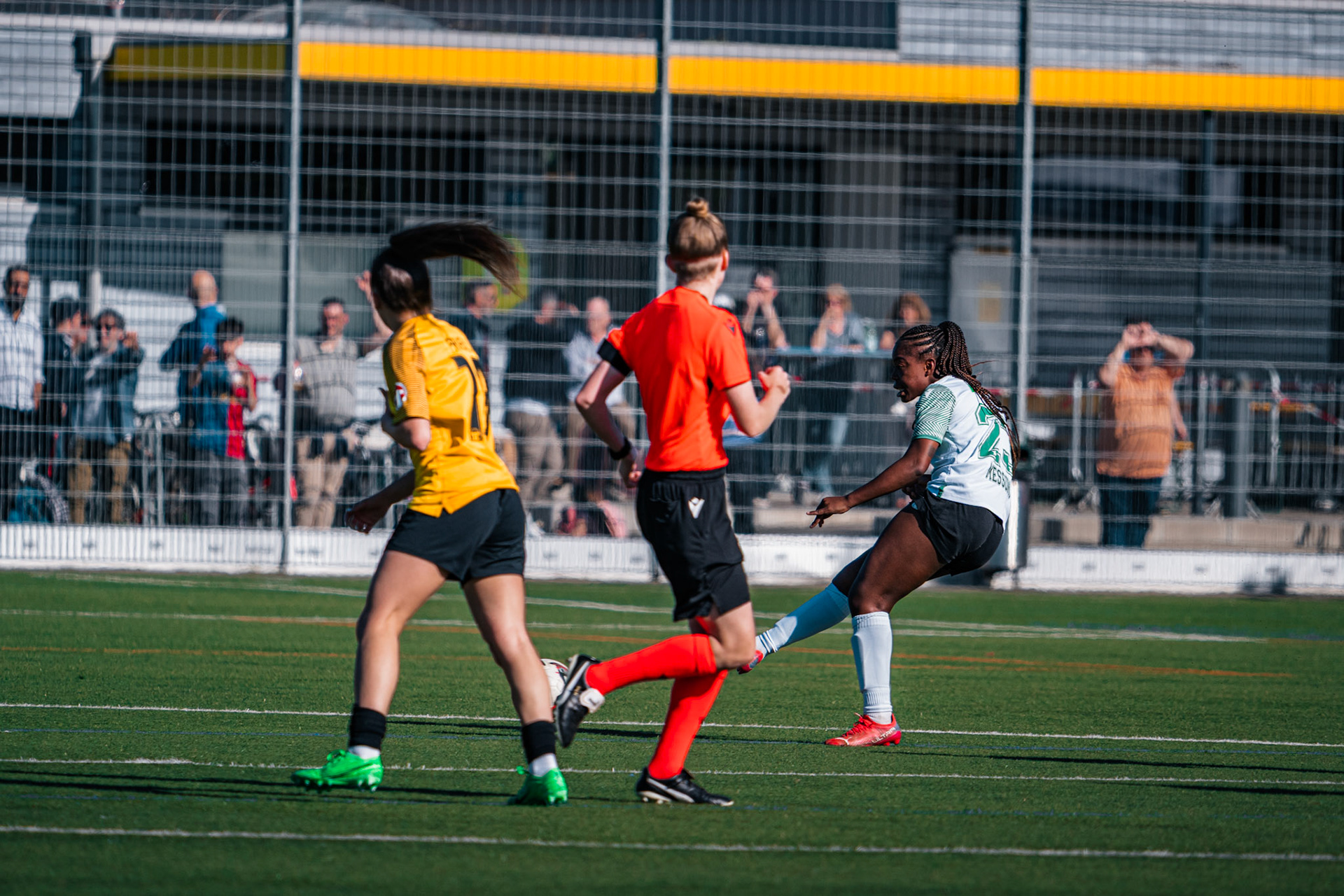 FC Schlieren et Yverdon Sport FC au Zelgli. (Christian António/LibsVisuals.com)