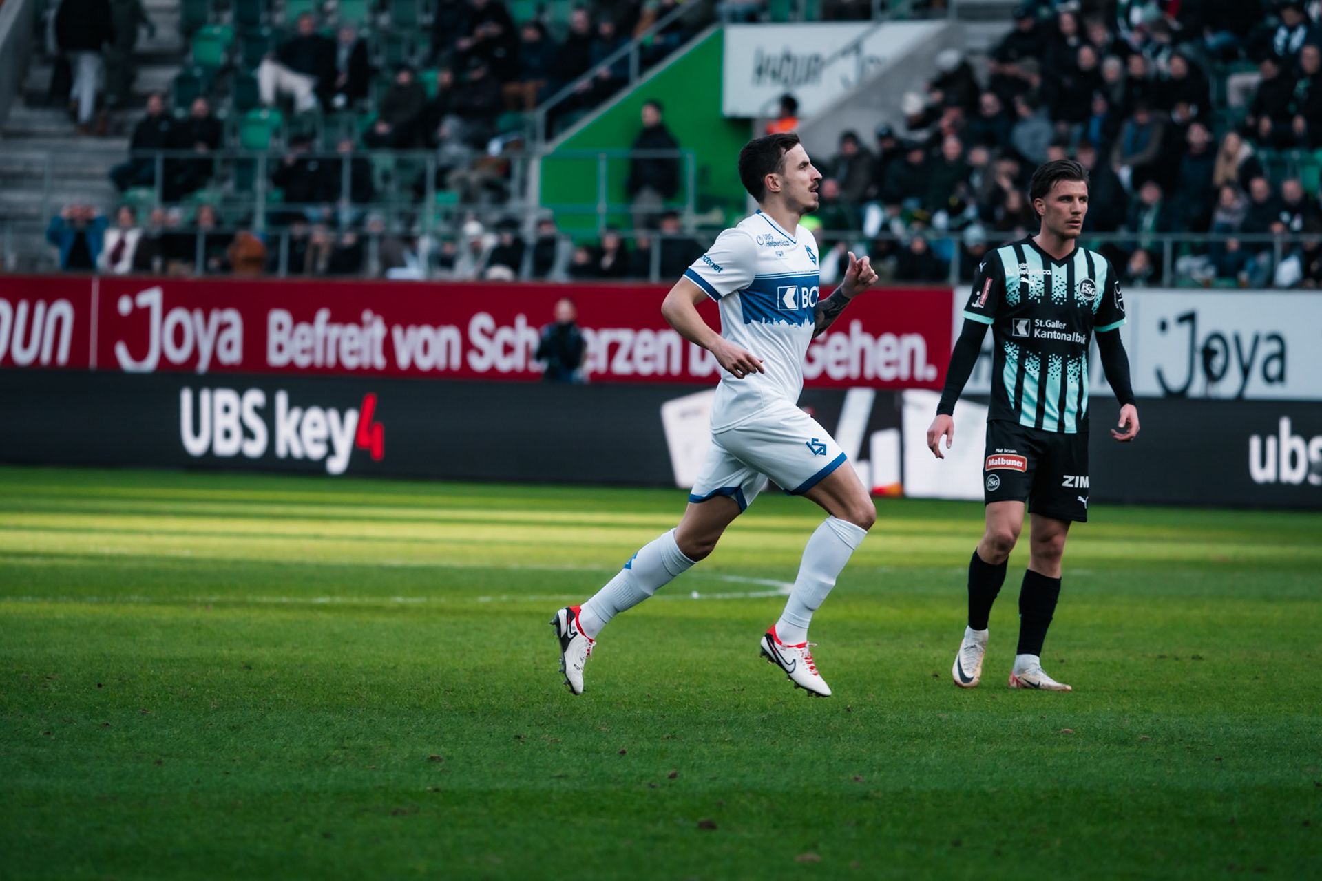FC Saint-Gall 1879 et Lausanne-Sport FC au Kybunpark. (Christian António/LibsVisuals.com)