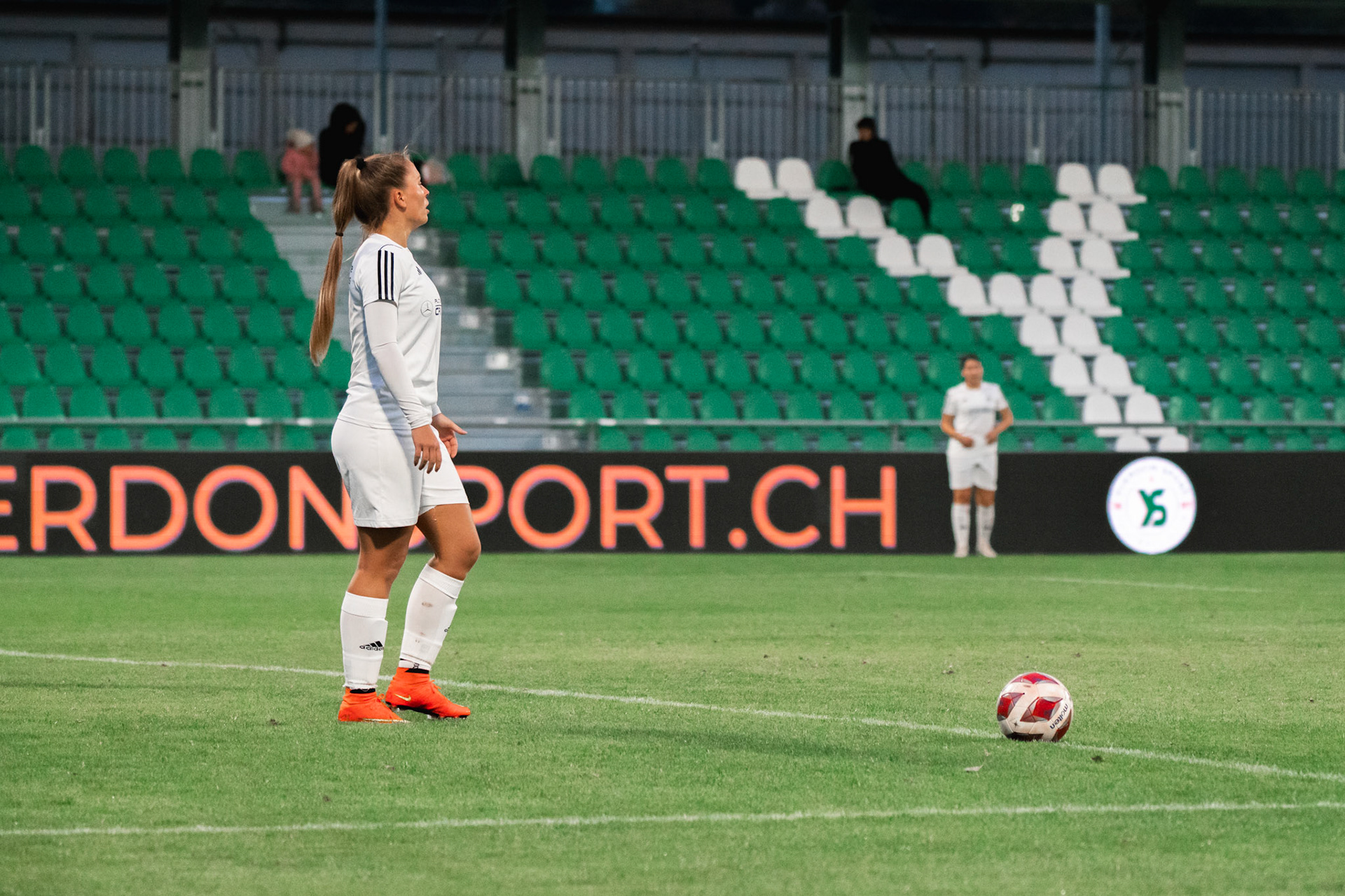 Ligue nationale B Féminine Yverdon Sport FC - Etoile Carouge FC