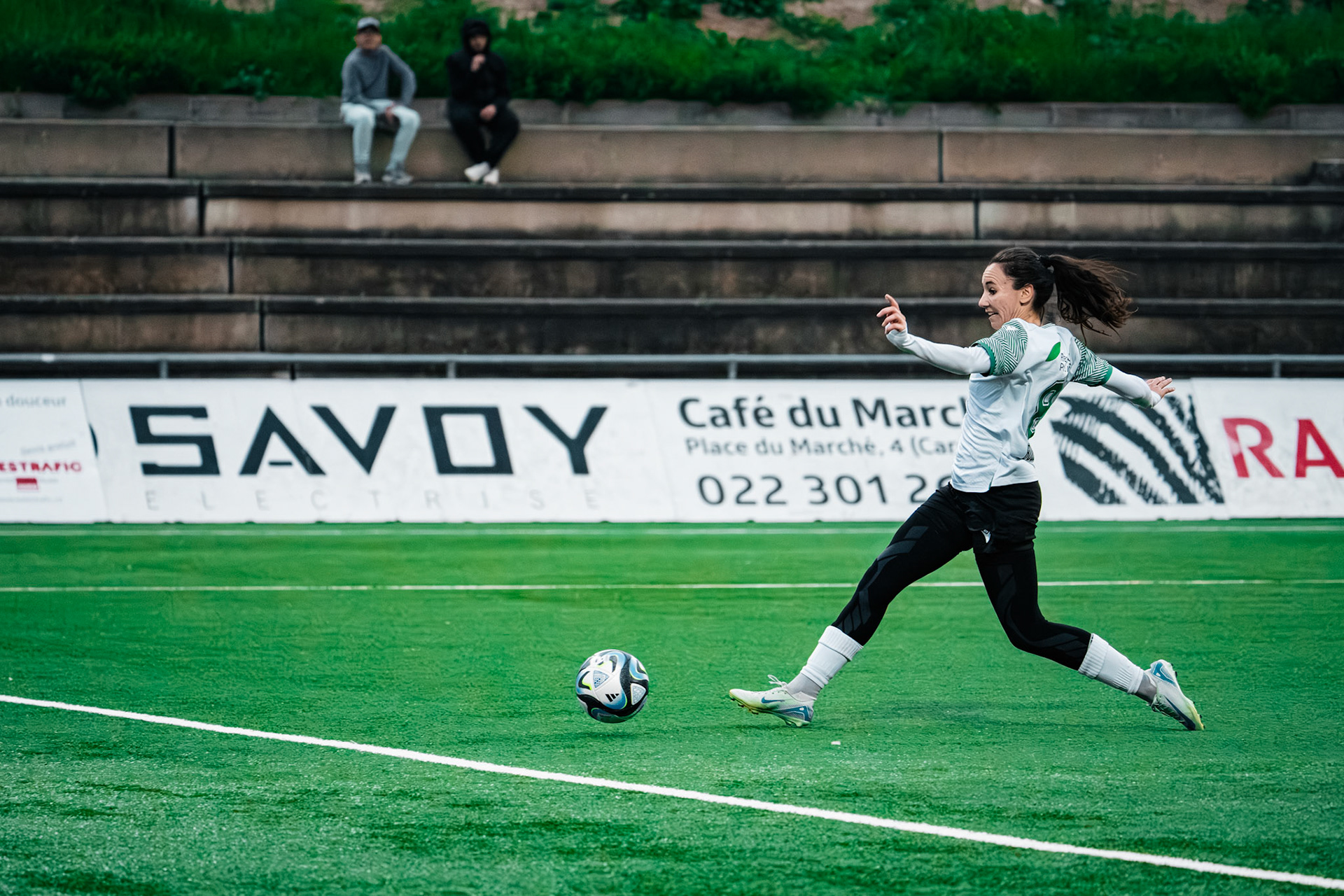 Etoile Carouge FC et Yverdon Sport FC au  Stade de la Fontenette (Christian António/LibsVisuals.com)