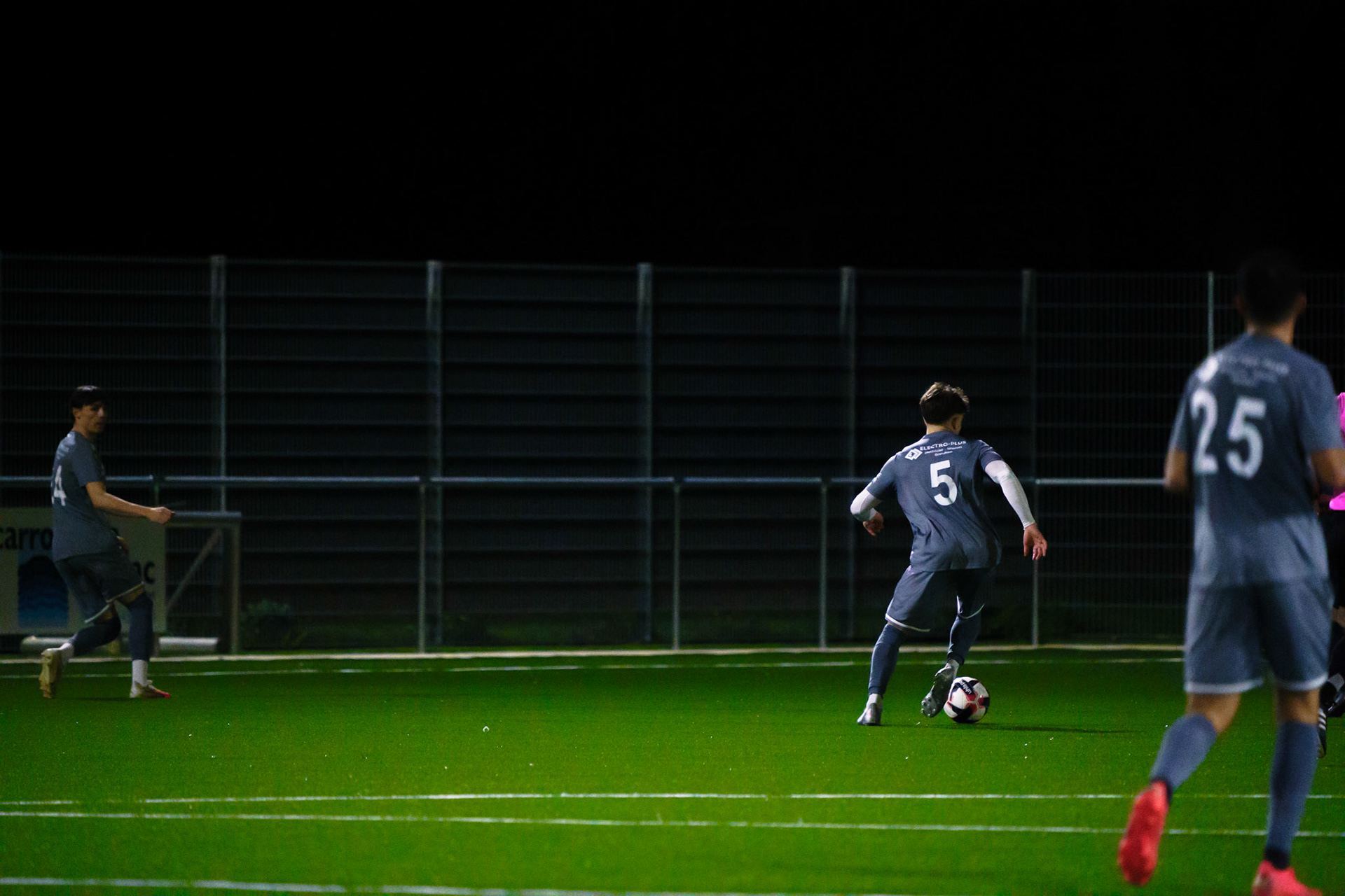 Match 2ème Ligue FC Champagne - FC Grandson-Tuileries au Terrain de Sport de Derrière-Ville à Champagne