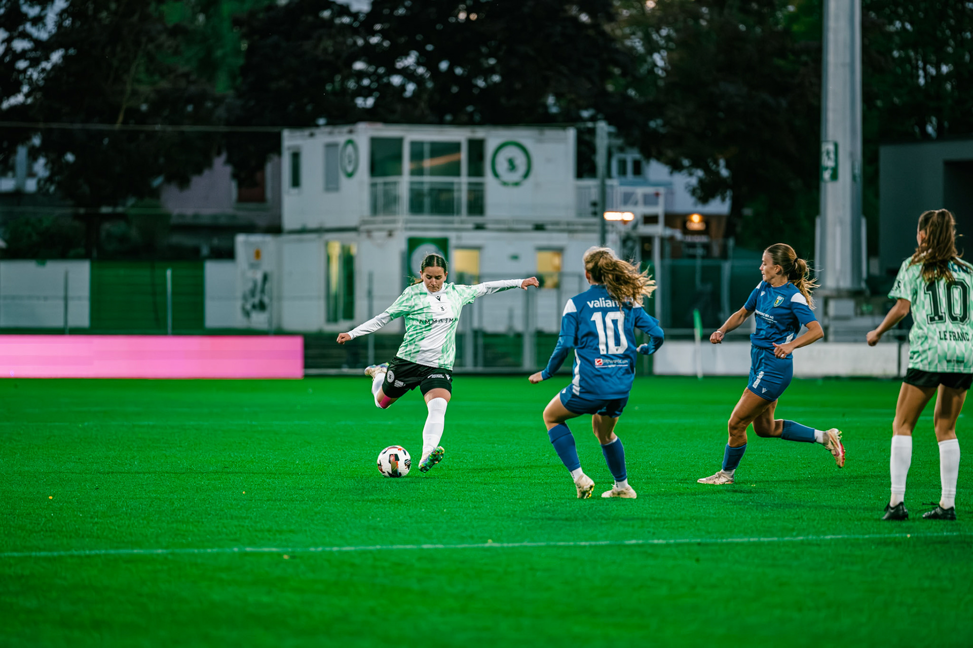 Match championnat LNB féminine opposant Yverdon Sport FC et FC Oerlikon/Polizei ZH 1 au Stade Municipal. (Christian António/LibsVisuals.com)