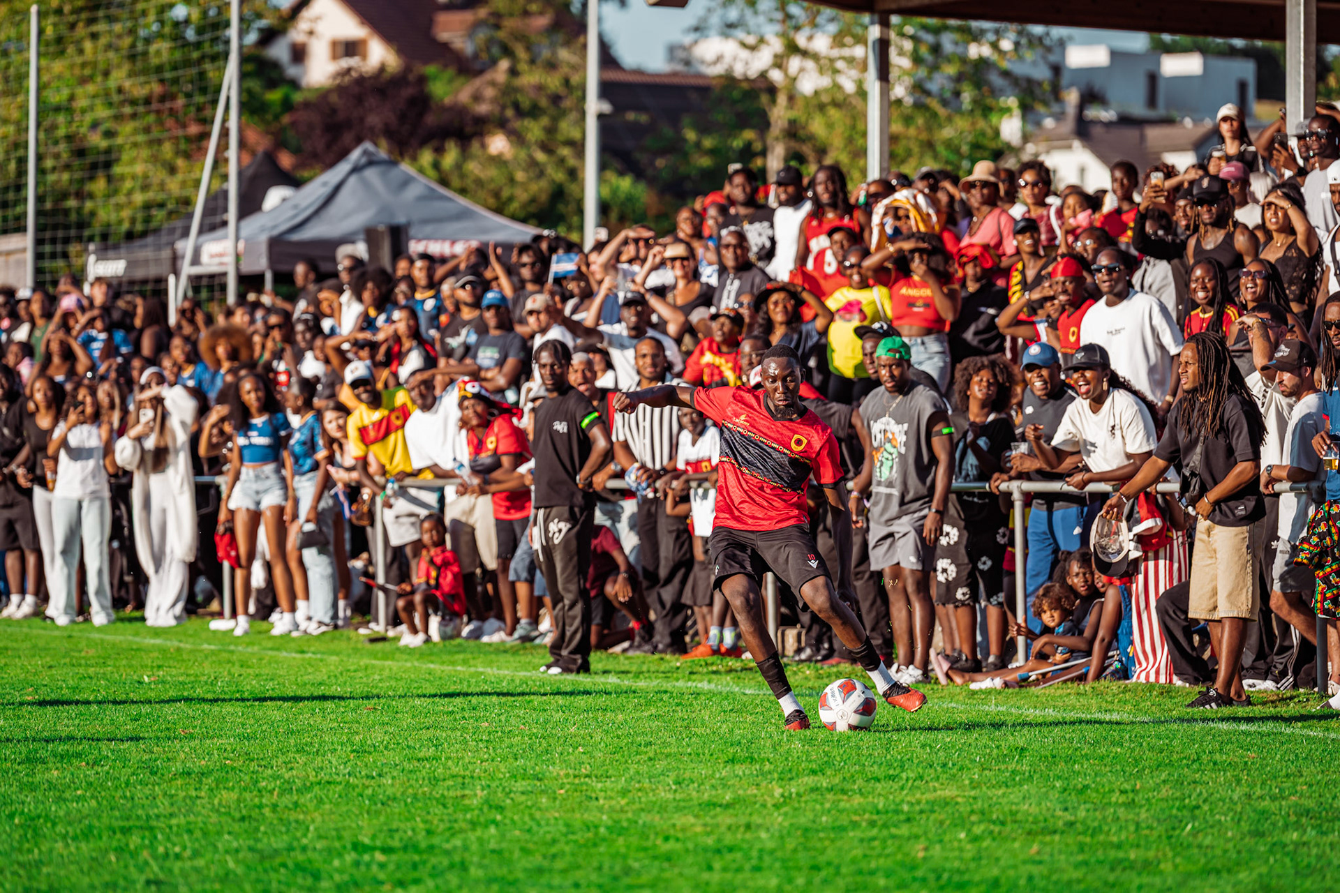 Match amical opposant l’Angola et le Cap-Vert (CanFribourg) au Terrain Communal de Corminboeuf. (Christian António/LibsVisuals.com)