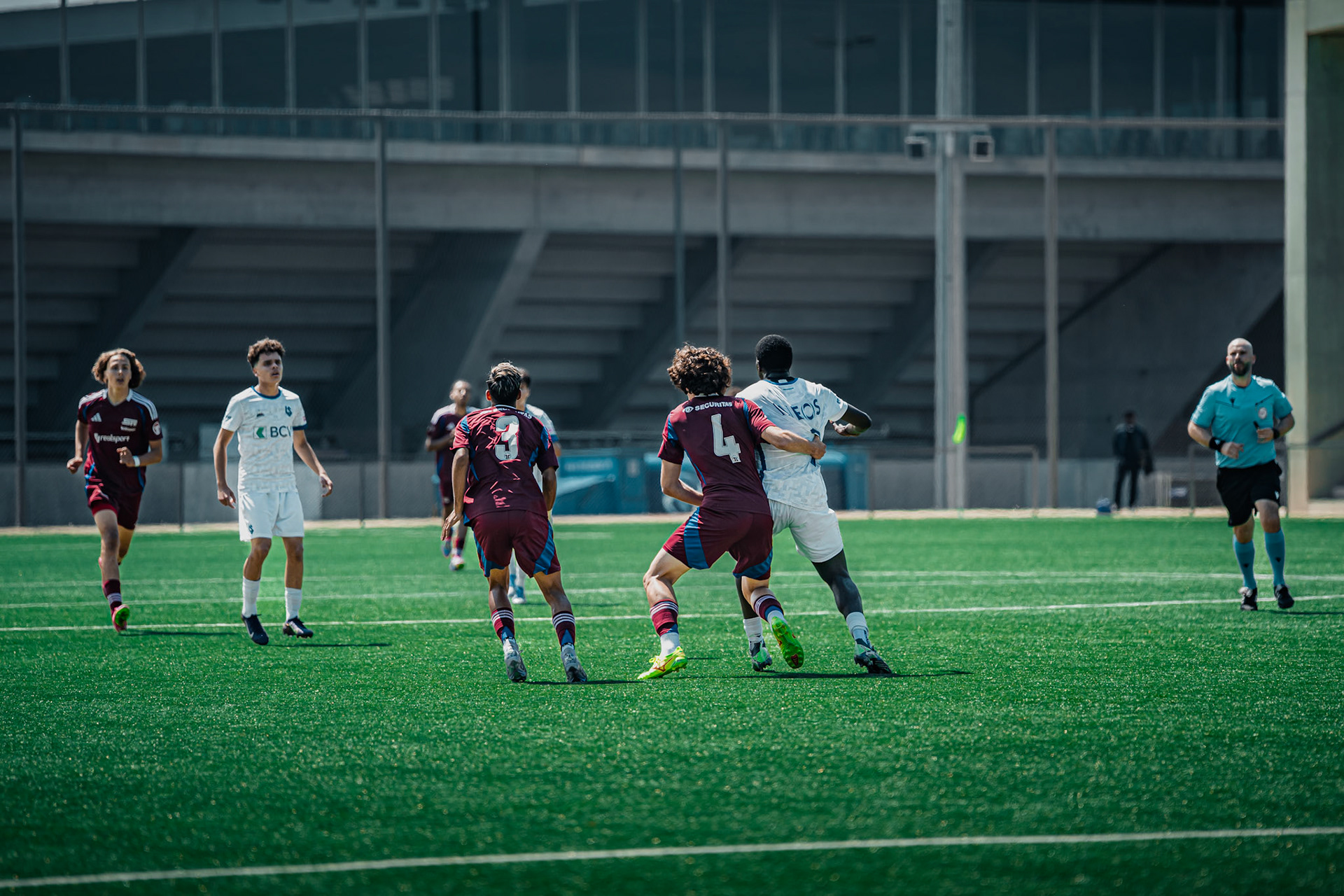 FC Lausanne-Sport M-17 et Servette FC M-17 au Centre sportif+ Stade de la Tuilière. (Christian António/LibsVisuals.com)