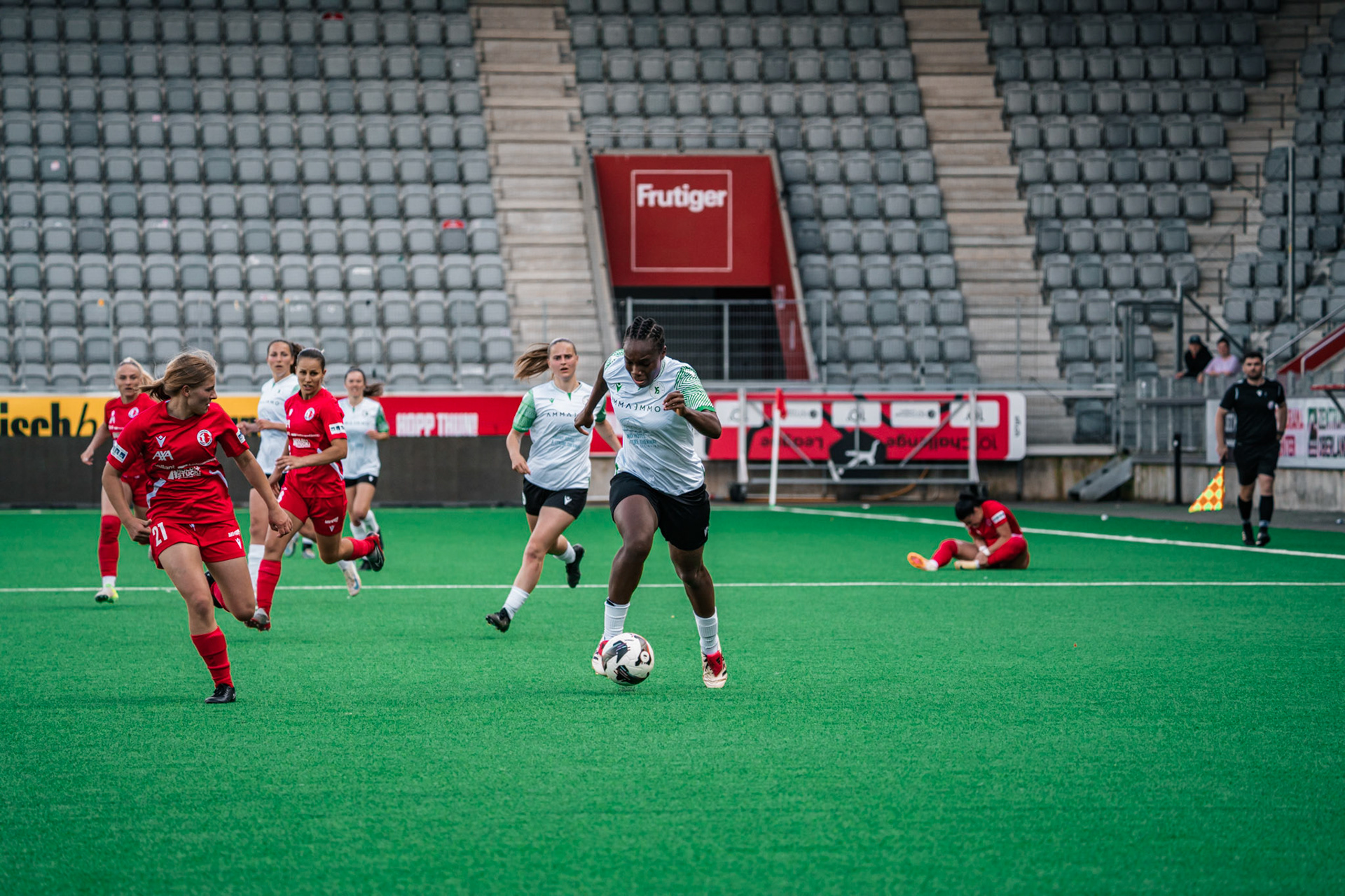 Frauenteam Thun Berner-Oberland et Yverdon Sport FC à la Stockhorn Arena. (Christian António/LibsVisuals.com)
