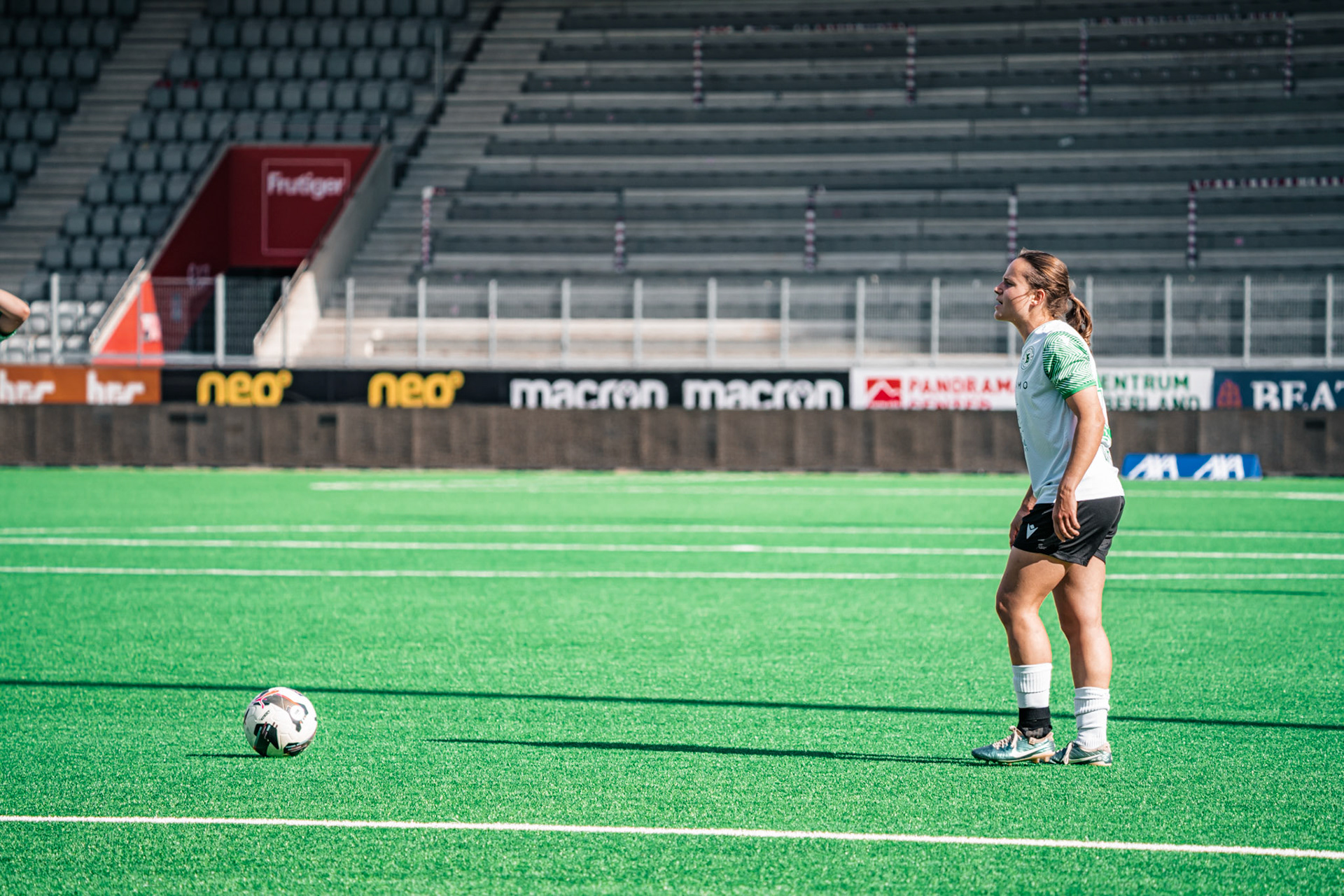Frauenteam Thun Berner-Oberland et Yverdon Sport FC à la Stockhorn Arena. (Christian António/LibsVisuals.com)