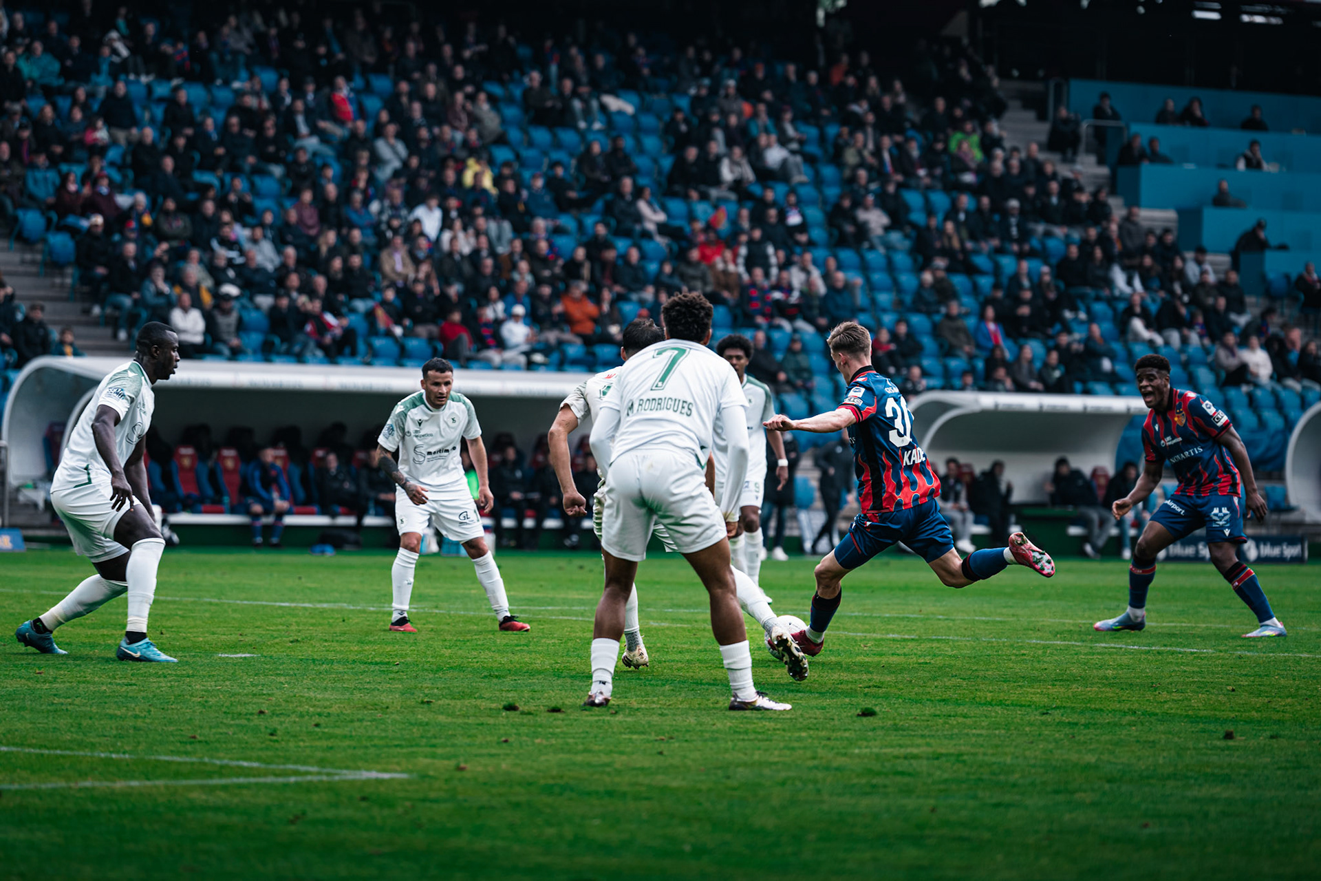 FC Basel 1893 et Yverdon Sport FC au St. Jakob-Park. (Christian António/LibsVisuals.com)