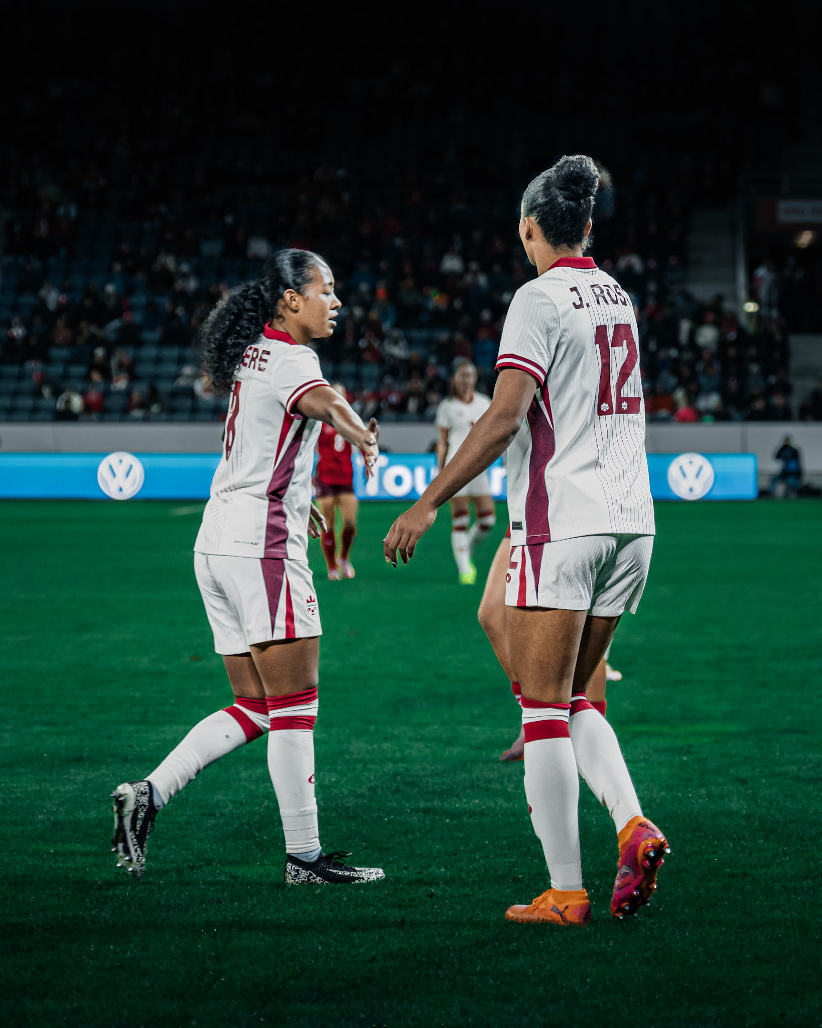 Match international opposant l’équipe nationale féminine de Suisse à l’équipe du Canada à la swissporarena, Luzern. (Christian António/LibsVisuals.com)