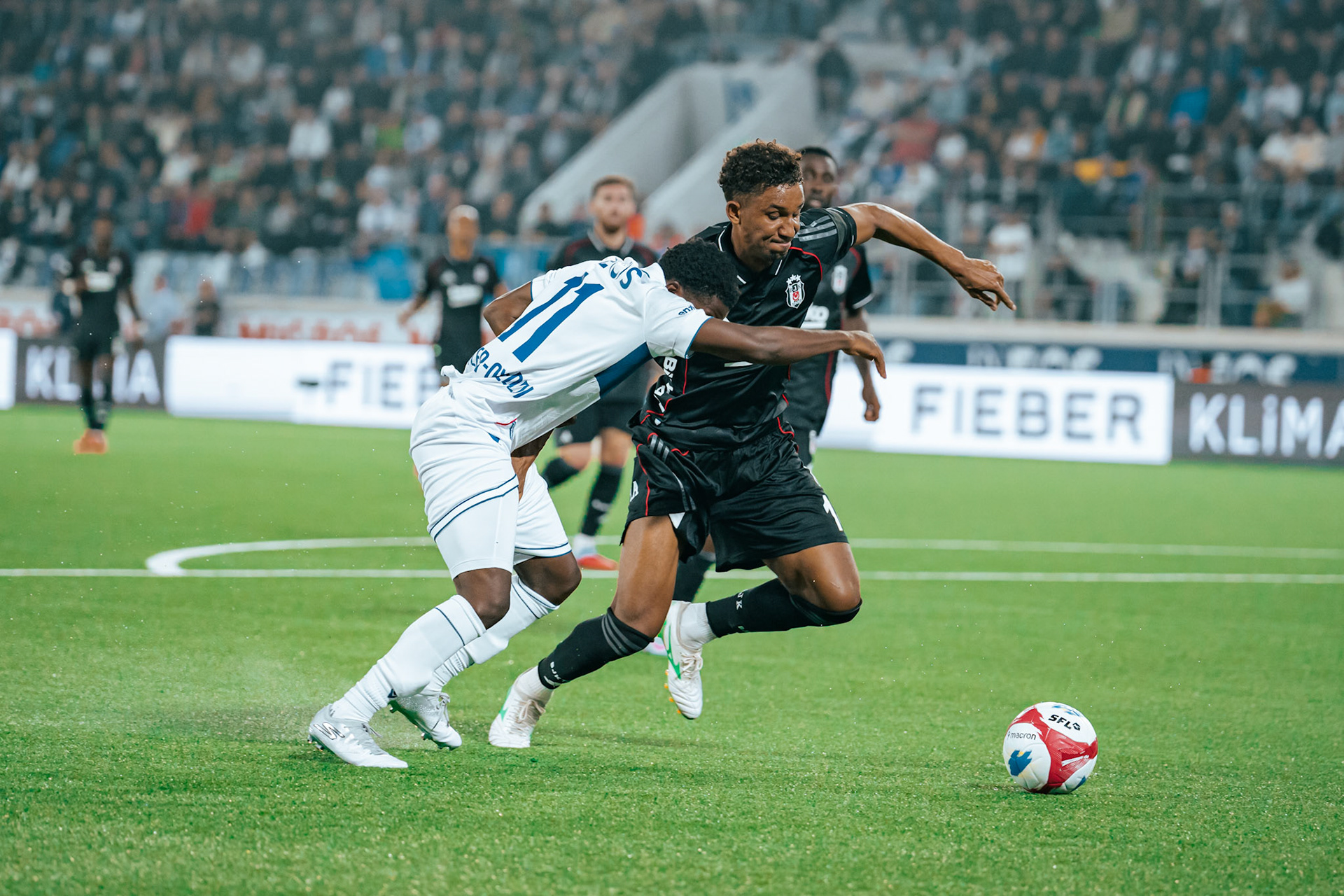 Match aller du tour de barrage de l’UEFA Europa Conference League 2025/26 opposant Lausanne-Sport et le Beşiktaş JK au Stade de la Tuilière. (Christian António/LibsVisuals.com)