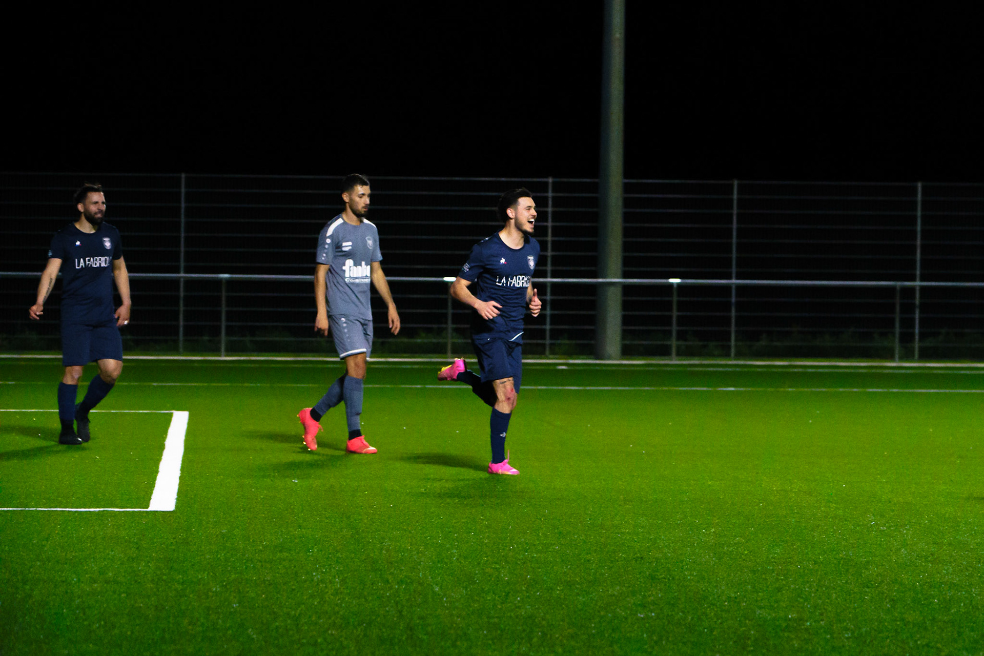 Match 2ème Ligue FC Champagne - FC Grandson-Tuileries au Terrain de Sport de Derrière-Ville à Champagne