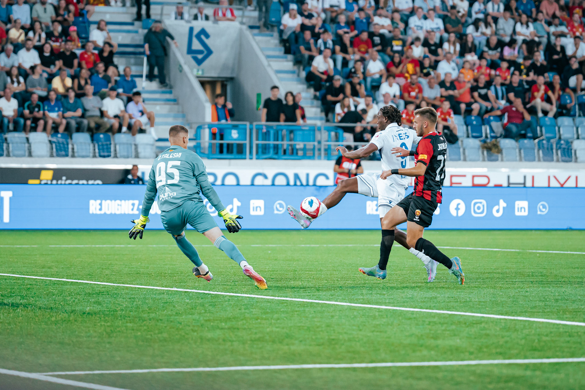 Lausanne-Sport - Vardar Skopje au Stade de la Tuilière. (Christian António/LibsVisuals.com)