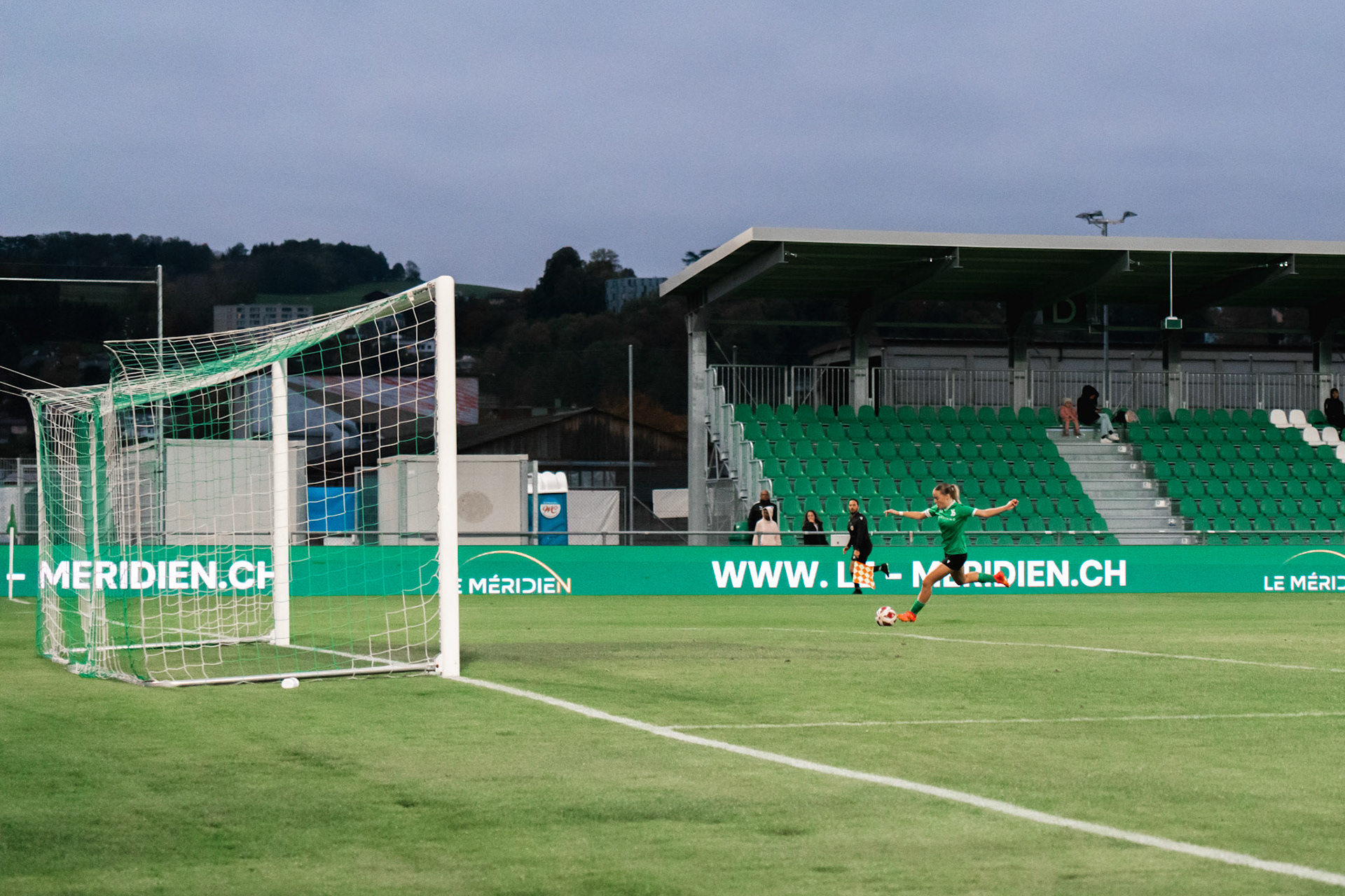 Ligue nationale B Féminine Yverdon Sport FC - Etoile Carouge FC