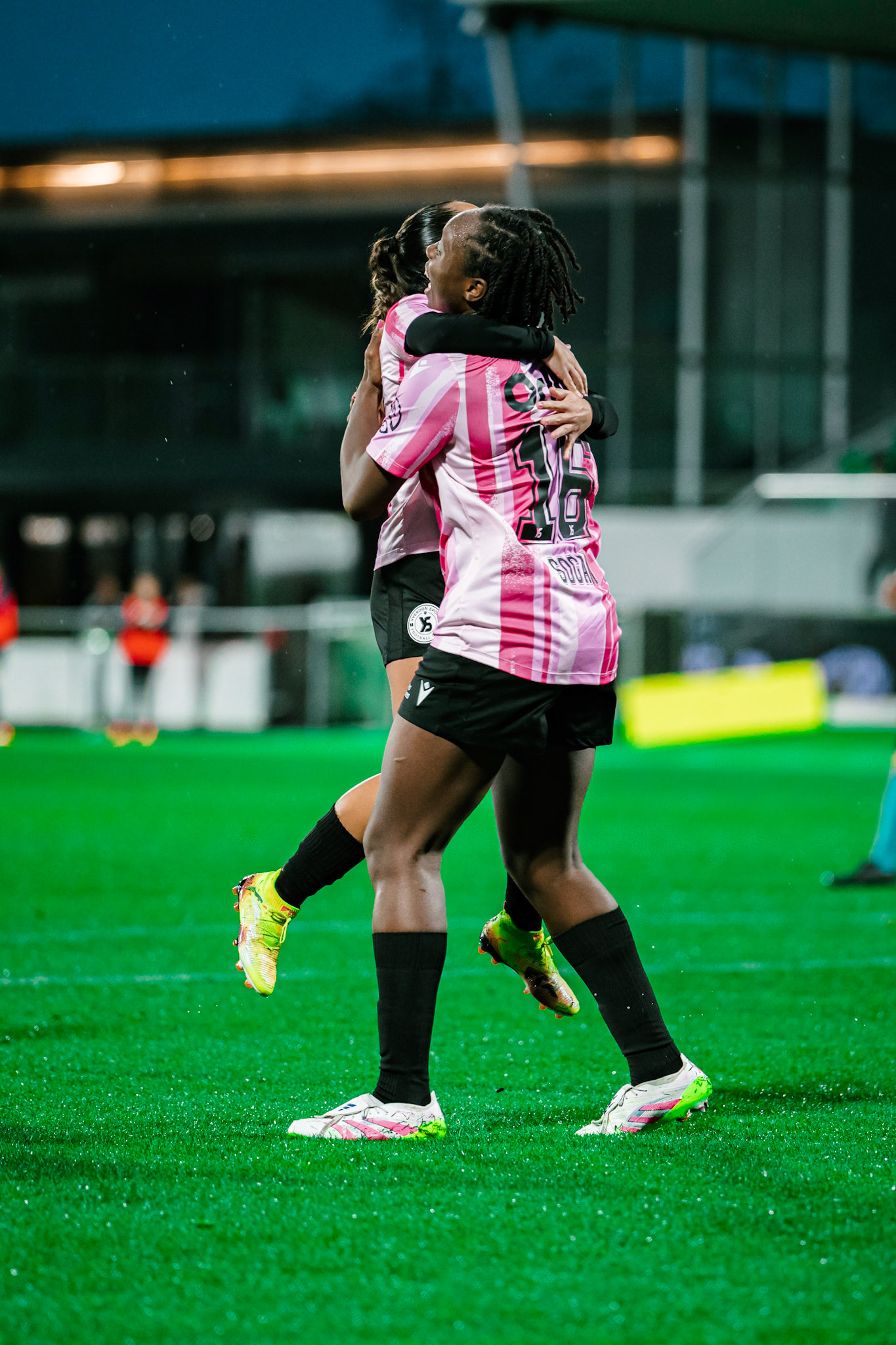 Match de championnat LNB féminine opposant Yverdon Sport FC et le FC Lugano au Stade Municipal, Yverdon-les-Bains. (Christian António / LibsVisuals.com)
