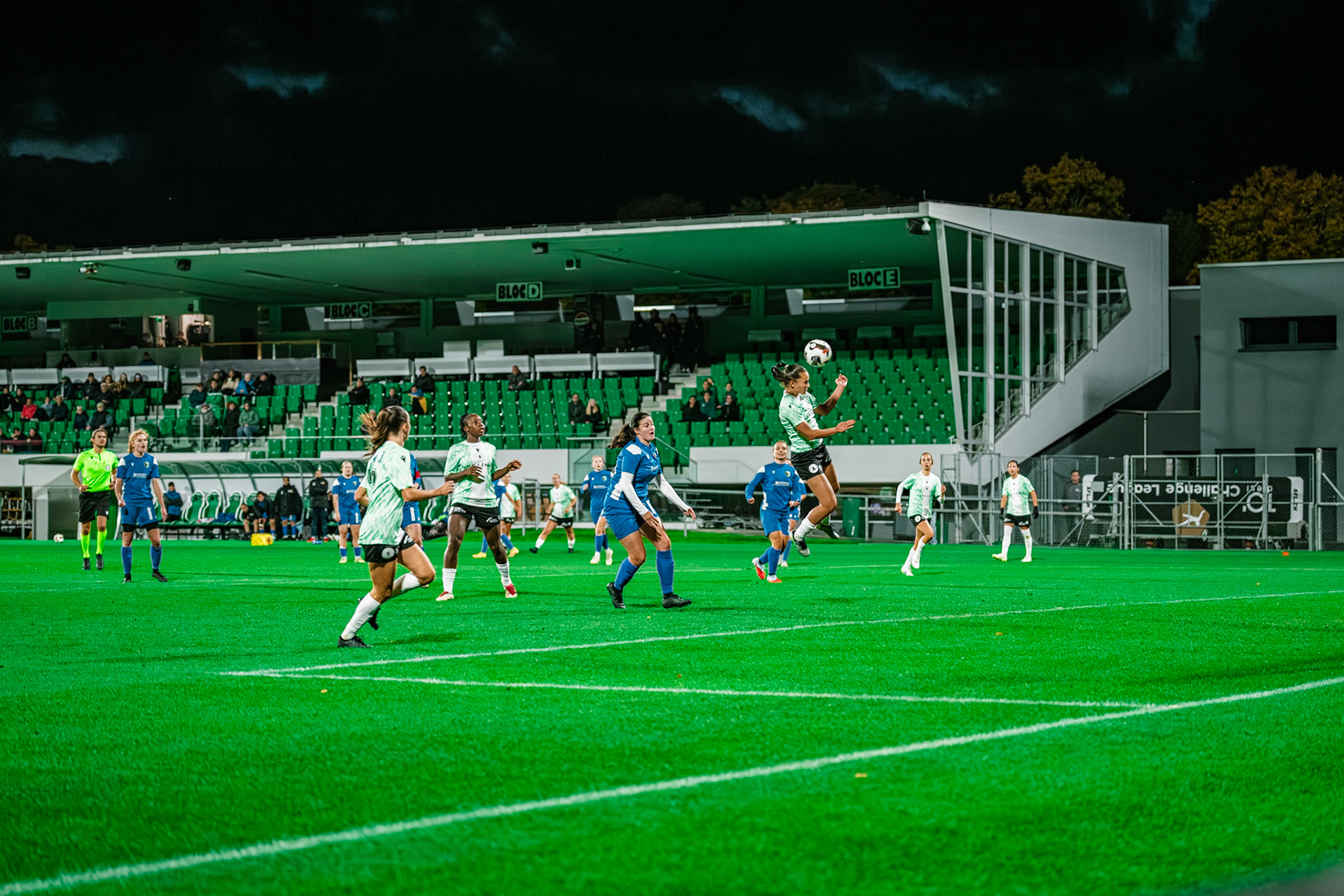 Match championnat LNB féminine opposant Yverdon Sport FC et FC Oerlikon/Polizei ZH 1 au Stade Municipal. (Christian António/LibsVisuals.com)