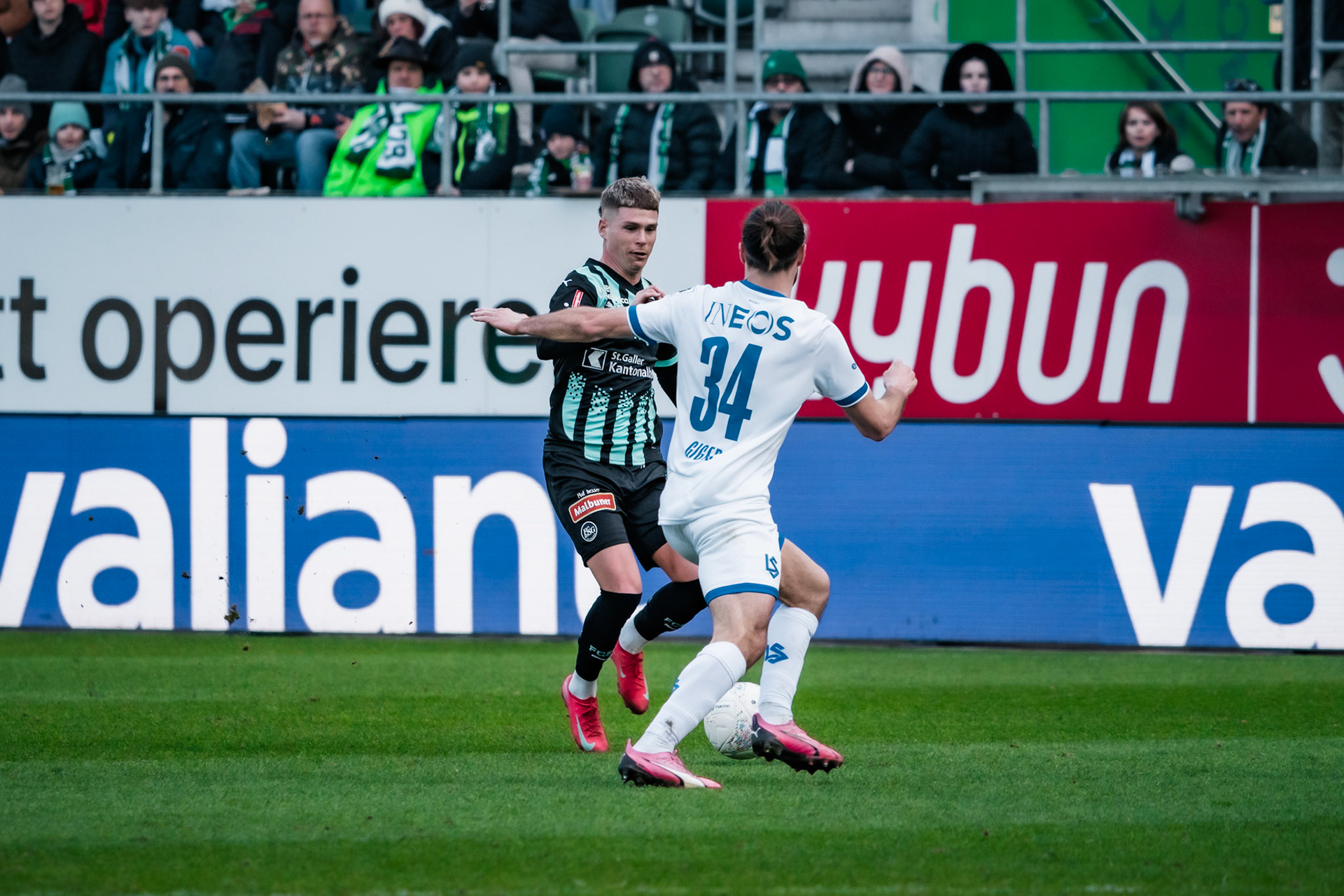 FC Saint-Gall 1879 et Lausanne-Sport FC au Kybunpark. (Christian António/LibsVisuals.com)
