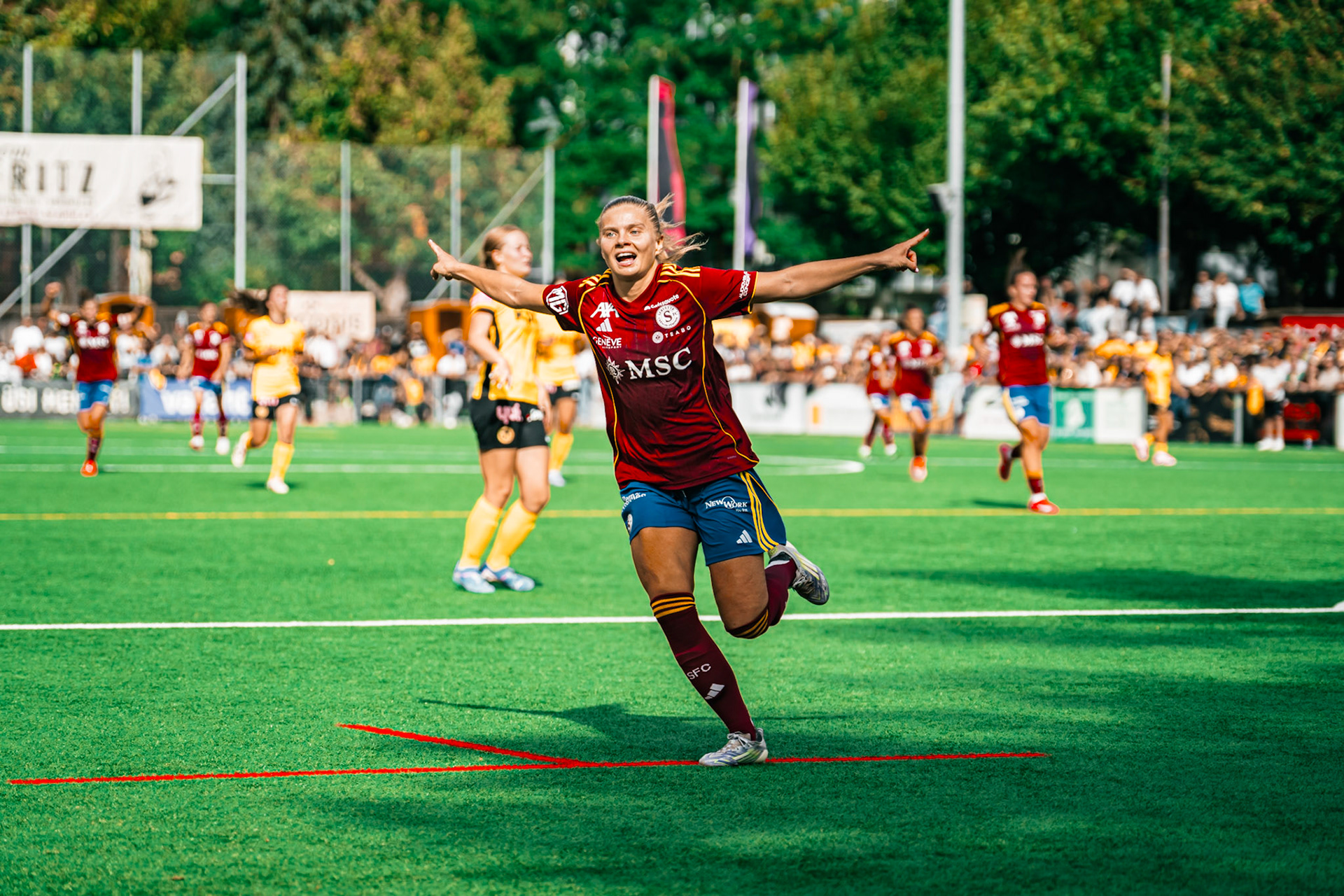 Match de l’AXA Women’s Super League opposant BSC YB Frauen et Servette FC Chênois Féminin au Spitalacker (Kunstrasenfeld), Bern. (Christian António/LibsVisuals.com)
