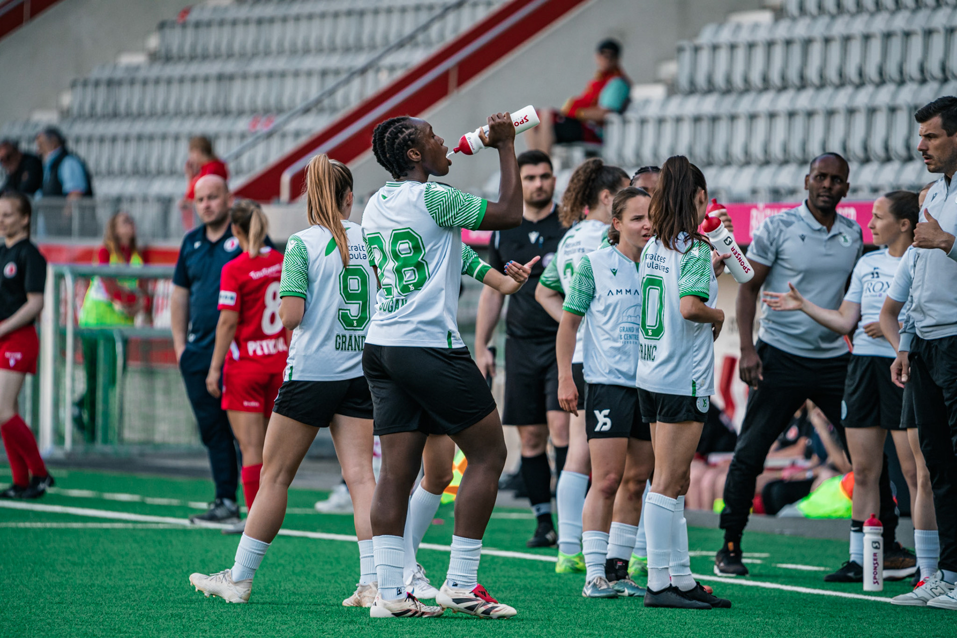 Frauenteam Thun Berner-Oberland et Yverdon Sport FC à la Stockhorn Arena. (Christian António/LibsVisuals.com)