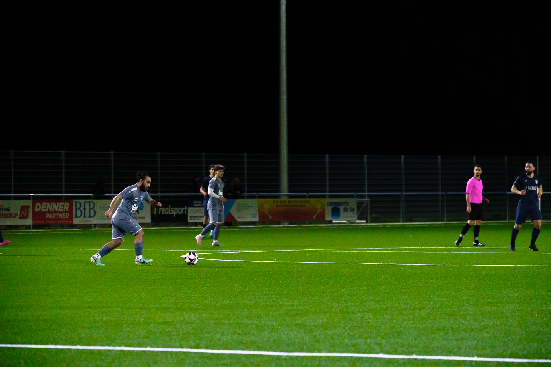 Match 2ème Ligue FC Champagne - FC Grandson-Tuileries au Terrain de Sport de Derrière-Ville à Champagne