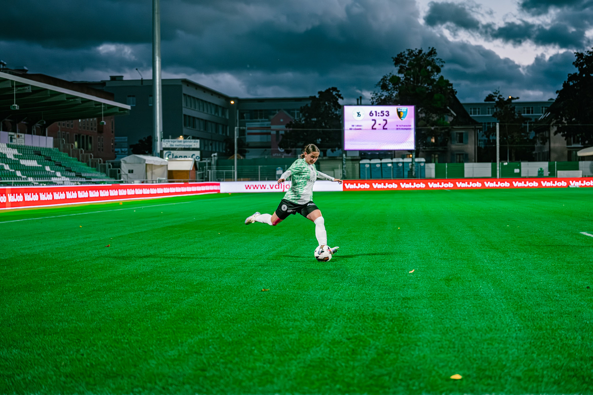 Match championnat LNB féminine opposant Yverdon Sport FC et FC Oerlikon/Polizei ZH 1 au Stade Municipal. (Christian António/LibsVisuals.com)