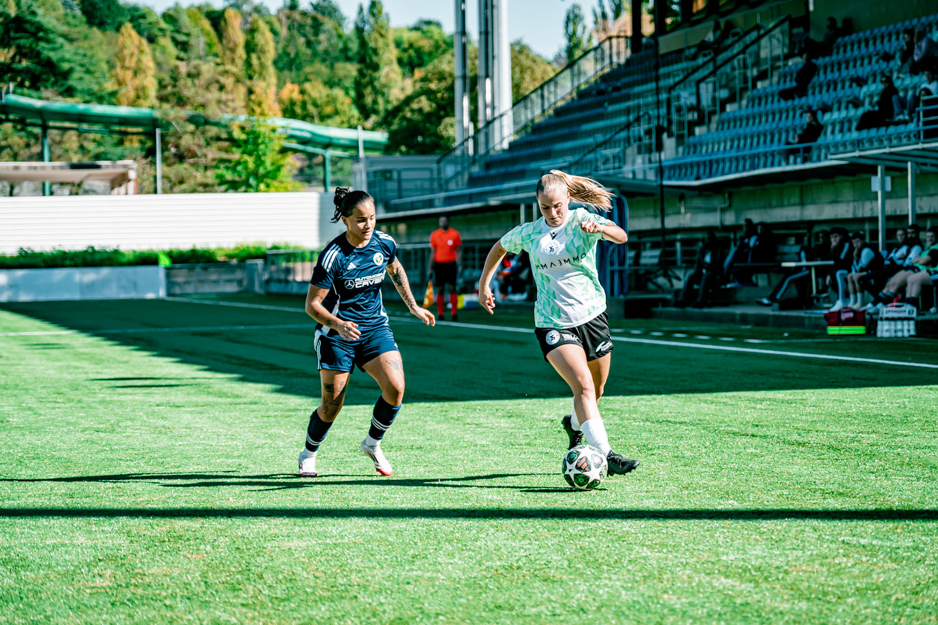 Match de championnat LNB (féminine) opposant l’Etoile Carouge FC à Yverdon Sport FC au Stade de la Fontenette à Carouge. (Christian António/LibsVisuals.com)