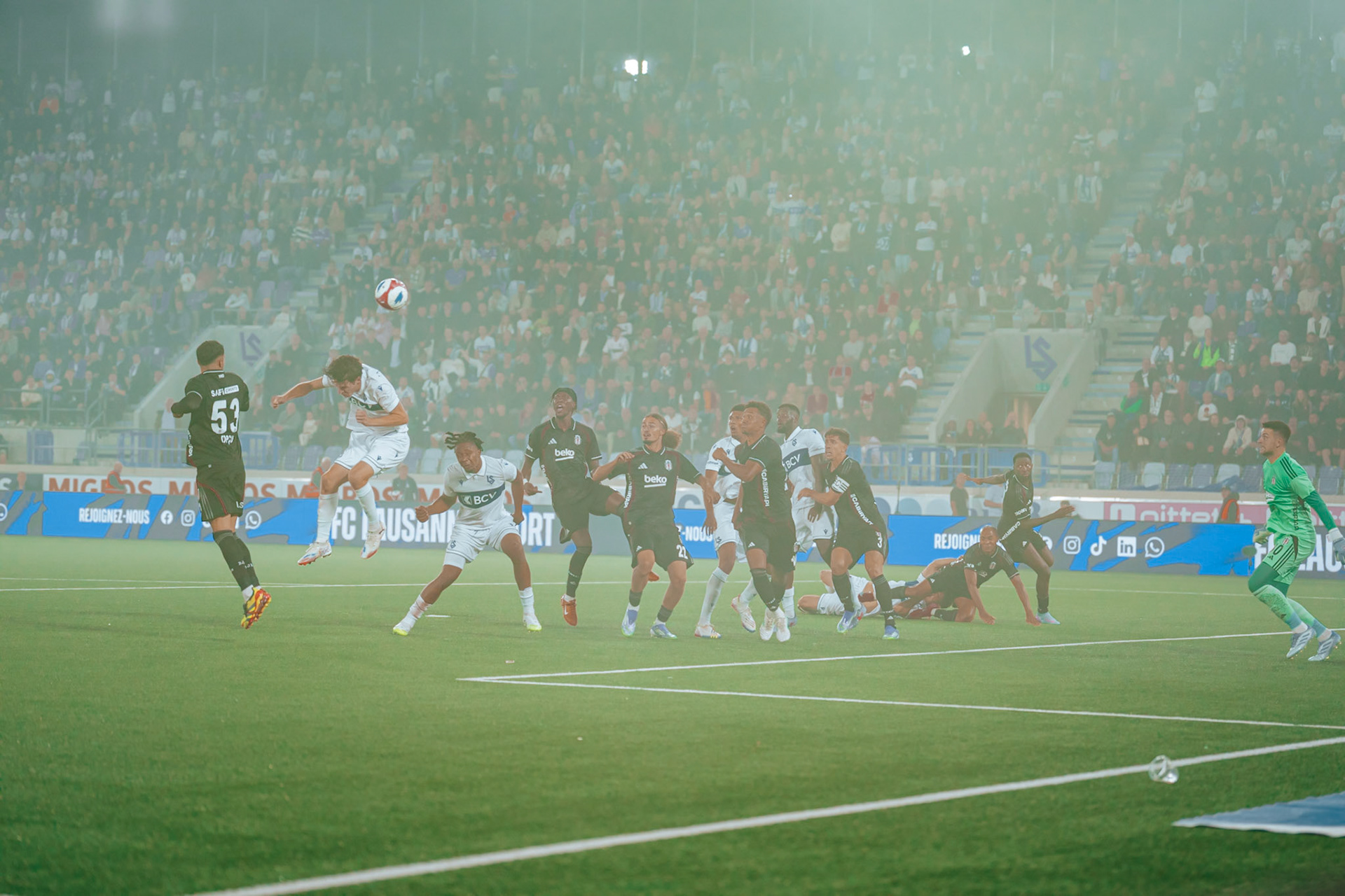 Match aller du tour de barrage de l’UEFA Europa Conference League 2025/26 opposant Lausanne-Sport et le Beşiktaş JK au Stade de la Tuilière. (Christian António/LibsVisuals.com)