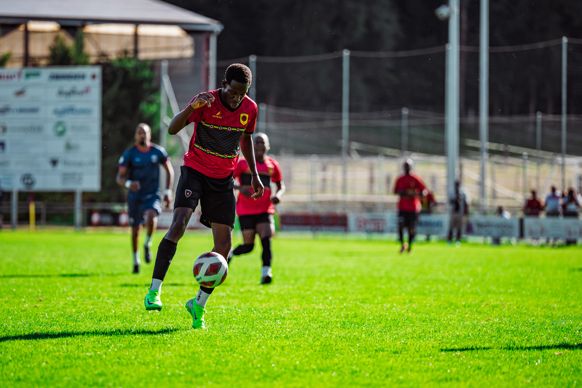 Match amical opposant l’Angola et le Cap-Vert (CanFribourg) au Terrain Communal de Corminboeuf. (Christian António/LibsVisuals.com)
