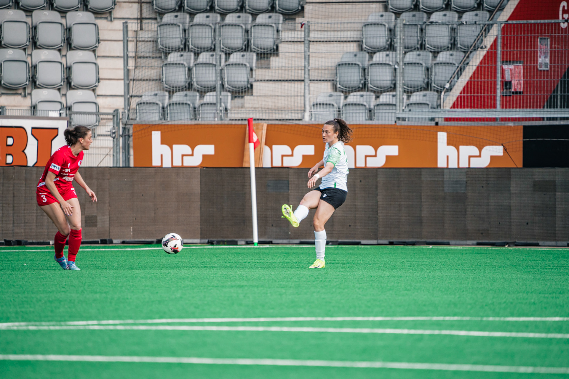 Frauenteam Thun Berner-Oberland et Yverdon Sport FC à la Stockhorn Arena. (Christian António/LibsVisuals.com)