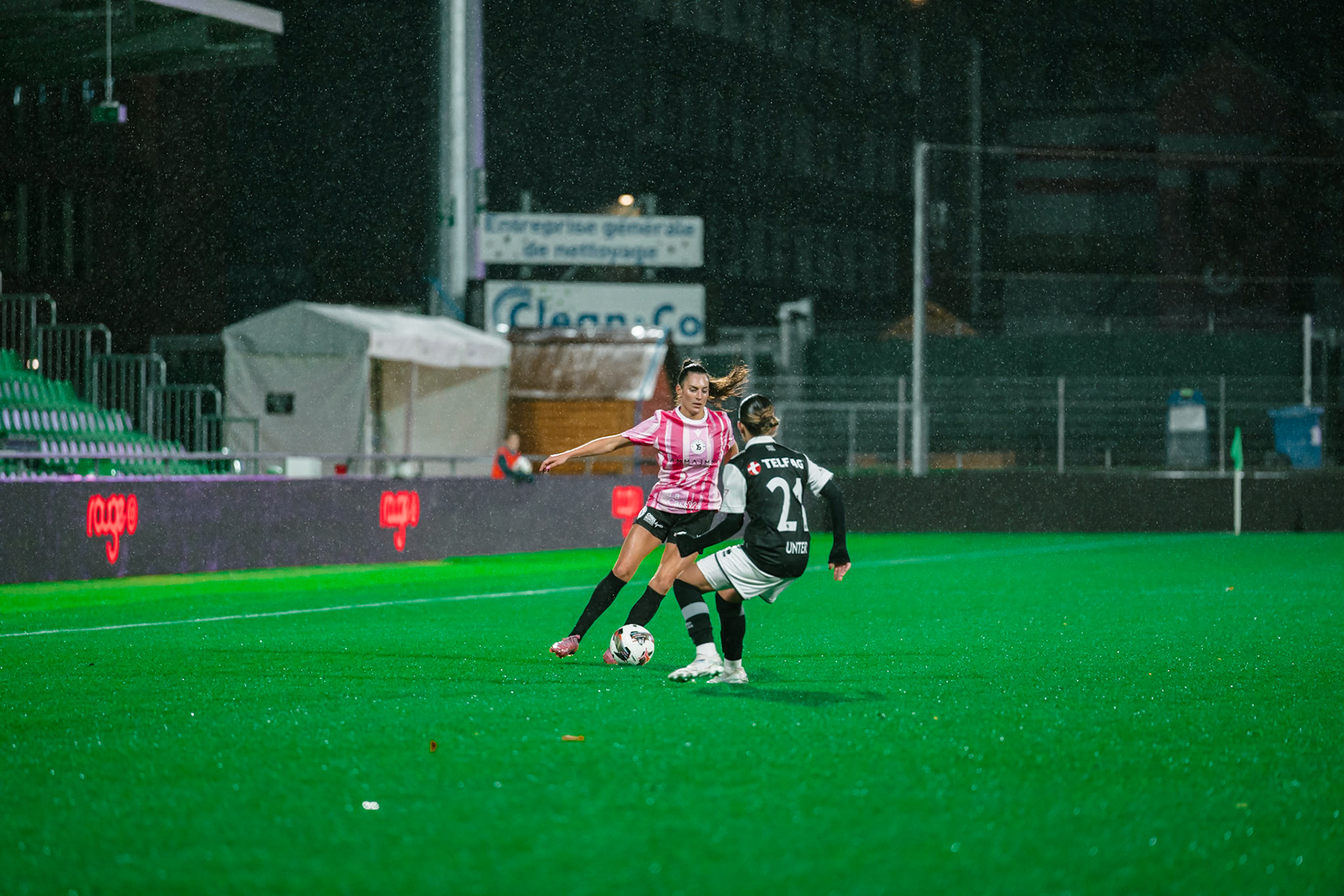 Match de championnat LNB féminine opposant Yverdon Sport FC et le FC Lugano au Stade Municipal, Yverdon-les-Bains. (Christian António / LibsVisuals.com)