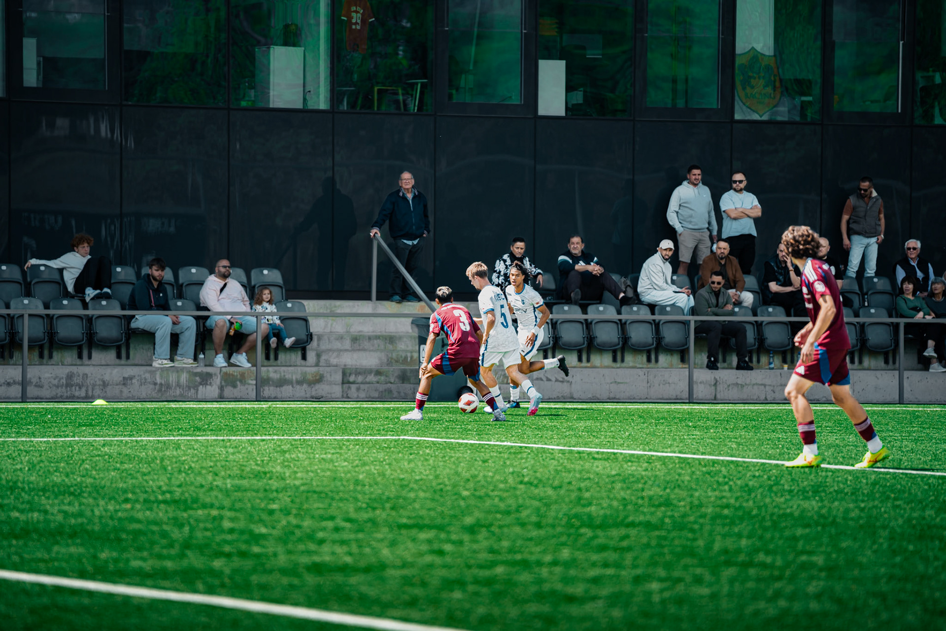 FC Lausanne-Sport M-17 et Servette FC M-17 au Centre sportif+ Stade de la Tuilière. (Christian António/LibsVisuals.com)