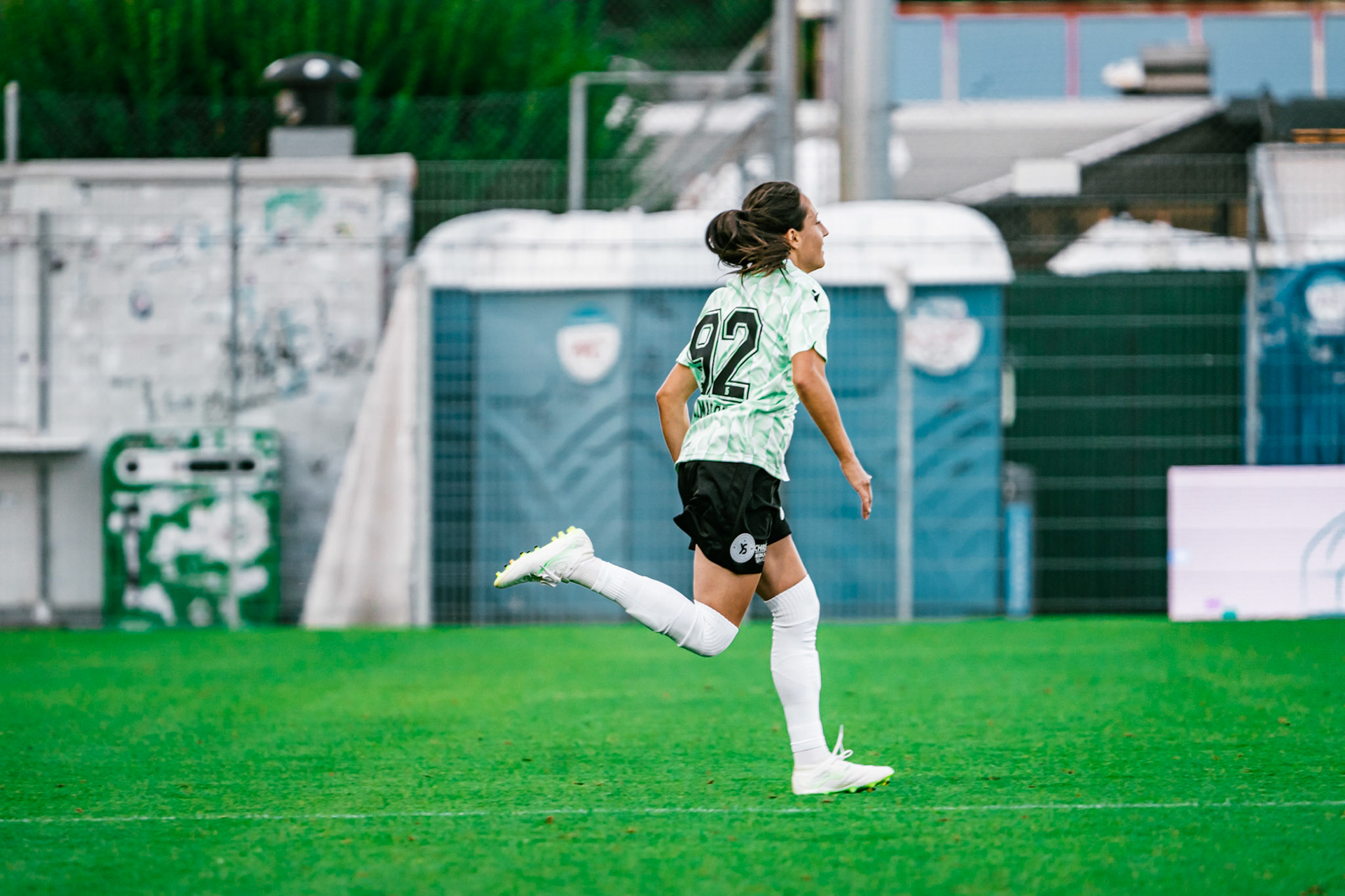 Match championnat LNB féminine opposant Yverdon Sport FC et FC Schlieren au Stade Municipal. (Christian António/LibsVisuals.com)