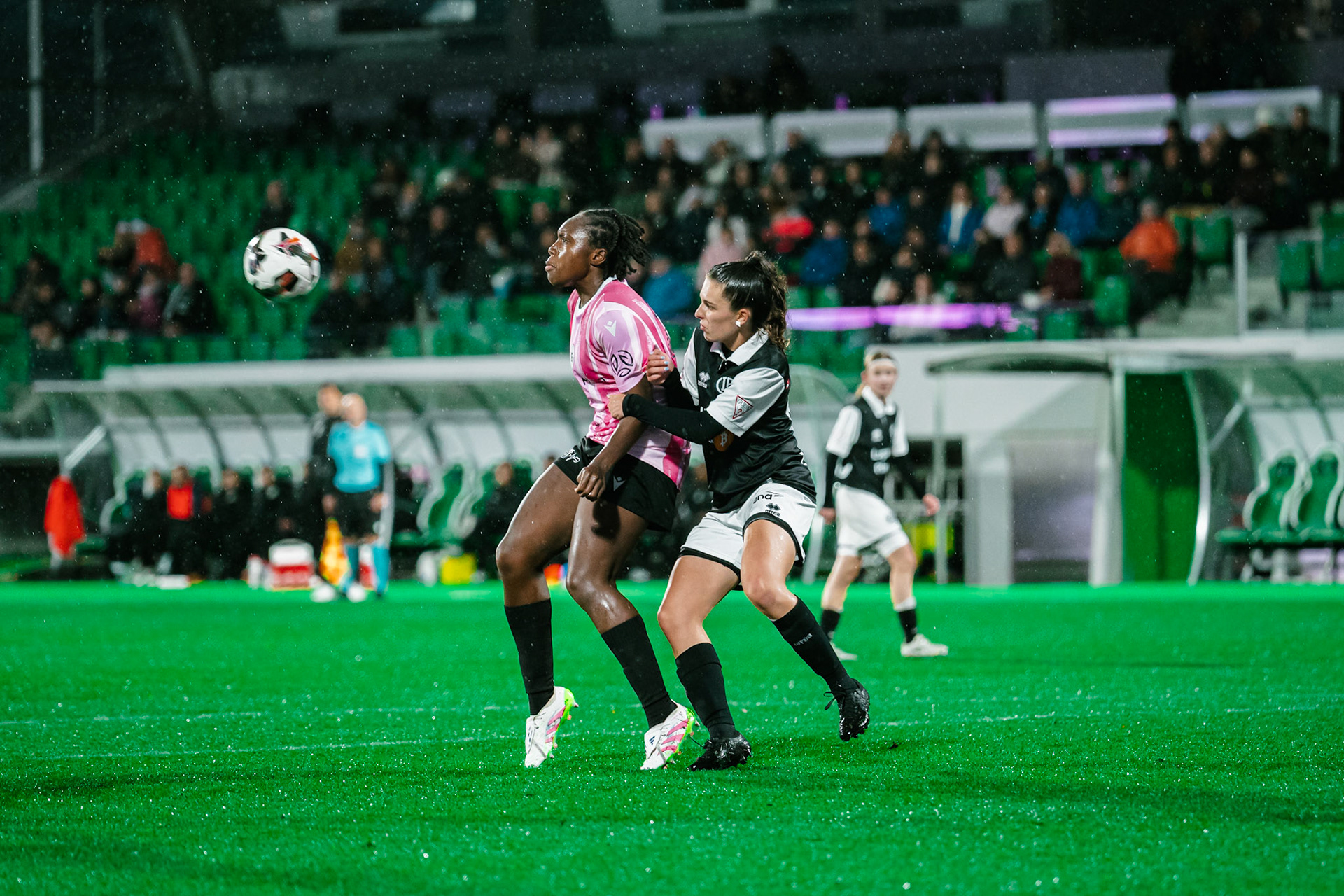 Match de championnat LNB féminine opposant Yverdon Sport FC et le FC Lugano au Stade Municipal, Yverdon-les-Bains. (Christian António / LibsVisuals.com)