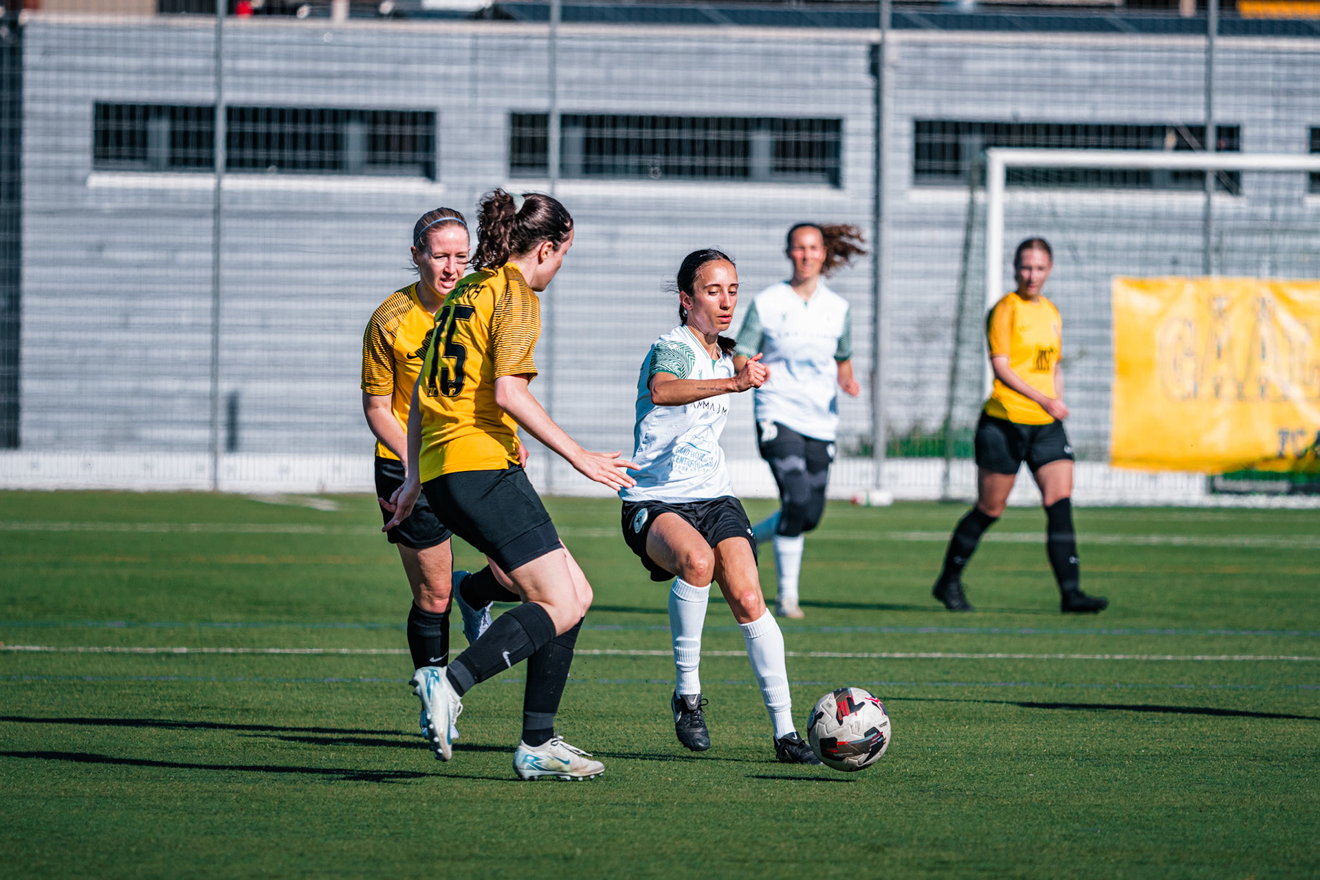 FC Schlieren et Yverdon Sport FC au Zelgli. (Christian António/LibsVisuals.com)