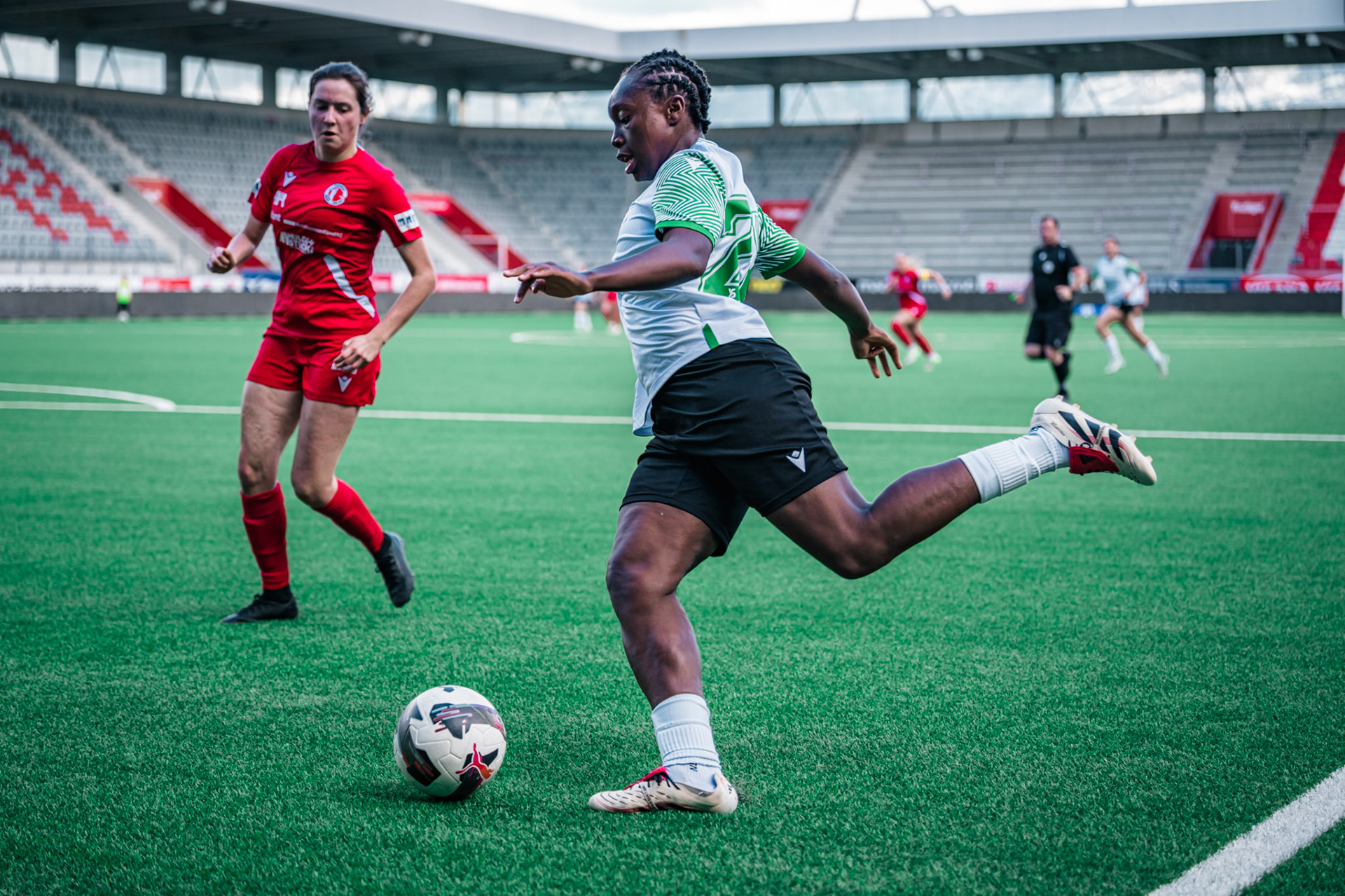 Frauenteam Thun Berner-Oberland et Yverdon Sport FC à la Stockhorn Arena. (Christian António/LibsVisuals.com)