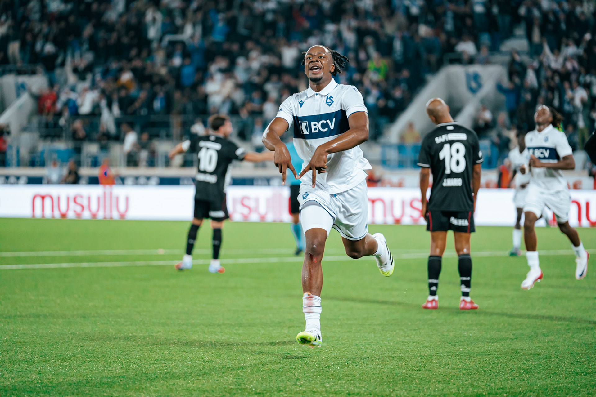 Match aller du tour de barrage de l’UEFA Europa Conference League 2025/26 opposant Lausanne-Sport et le Beşiktaş JK au Stade de la Tuilière. (Christian António/LibsVisuals.com)