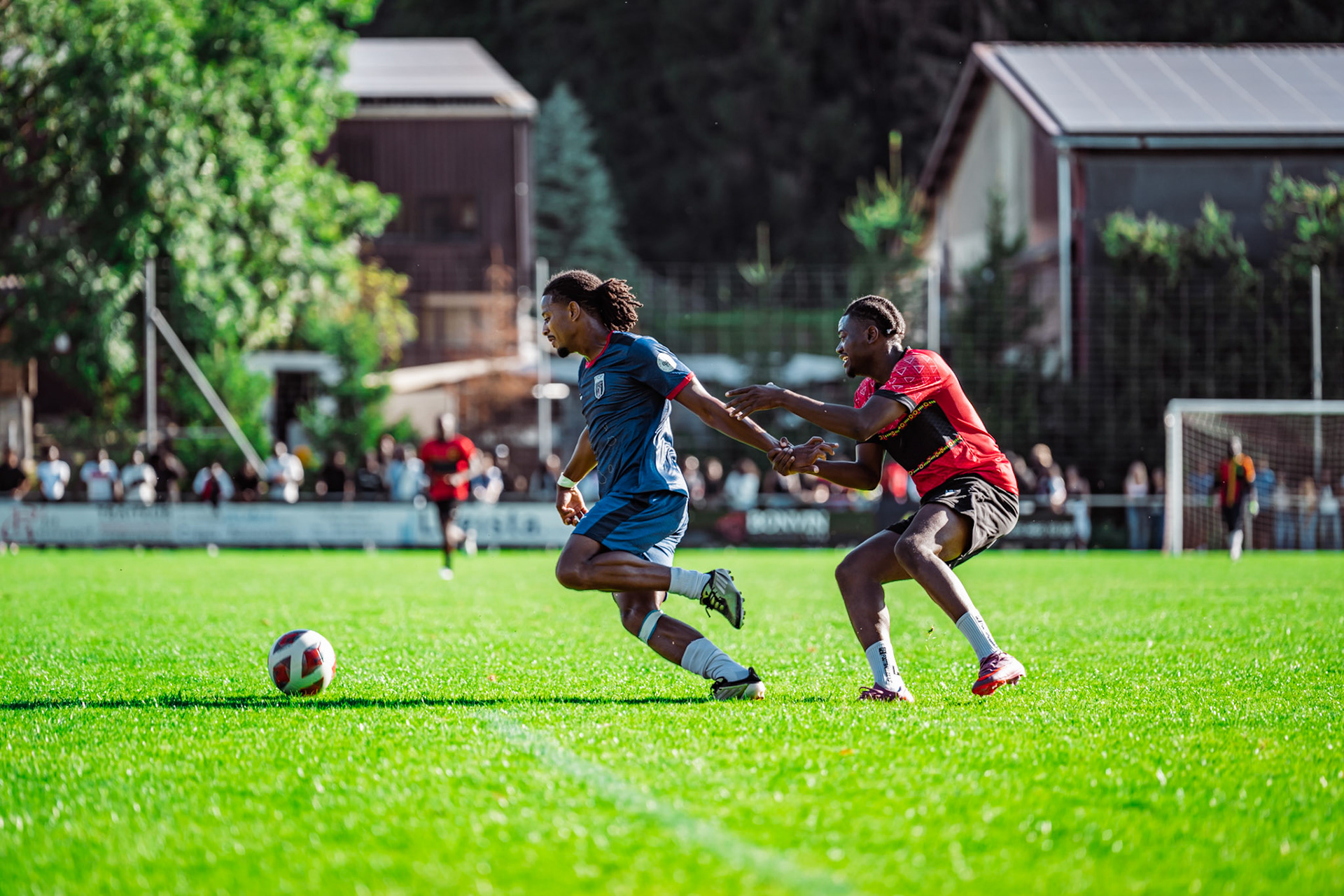Match amical opposant l’Angola et le Cap-Vert (CanFribourg) au Terrain Communal de Corminboeuf. (Christian António/LibsVisuals.com)