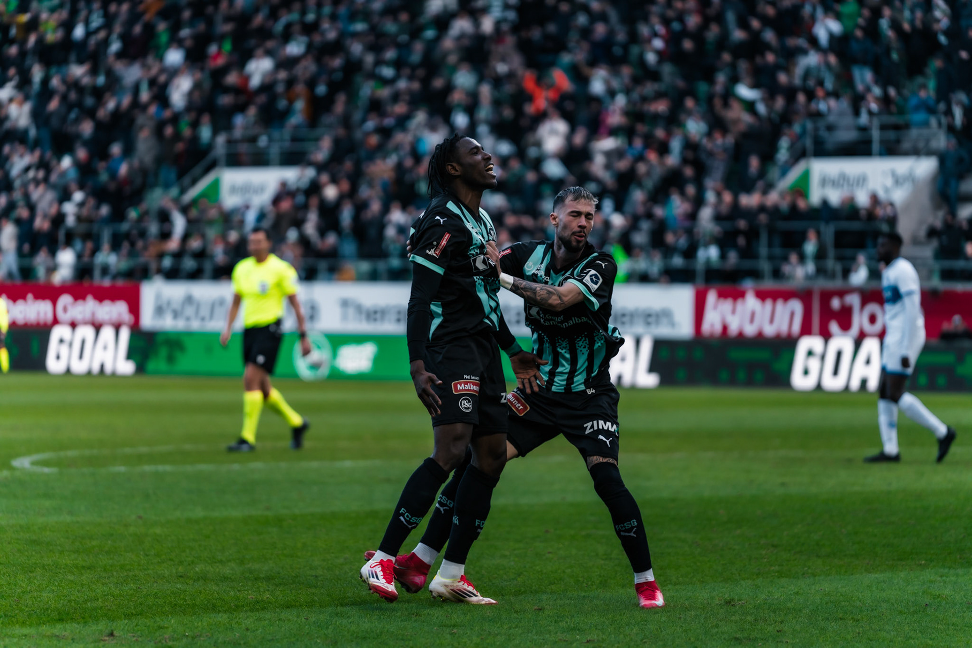 FC Saint-Gall 1879 et Lausanne-Sport FC au Kybunpark. (Christian António/LibsVisuals.com)