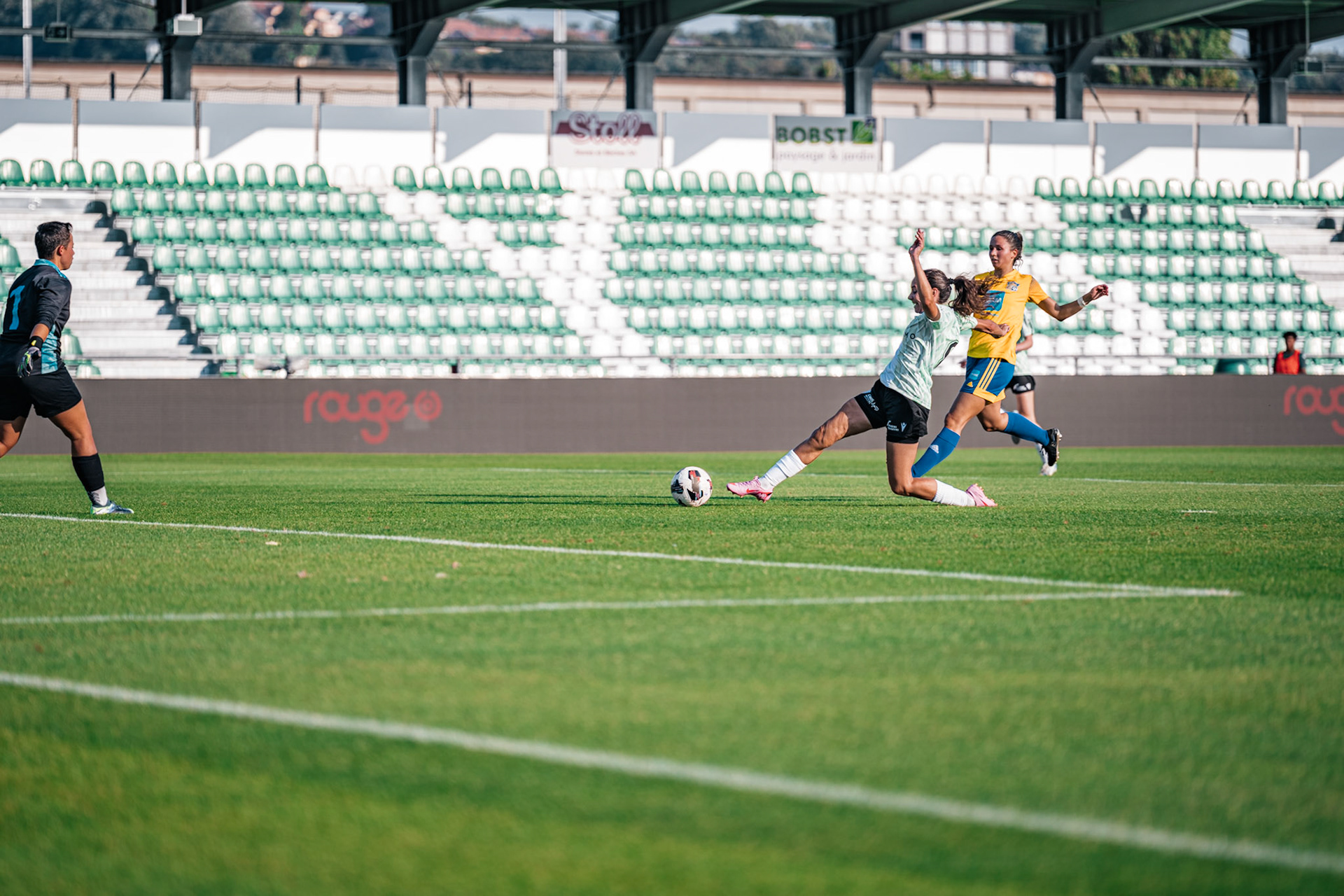 Match championnat opposant Yverdon Sport – FC Wädenswil au Stade Municipal. (Christian António/LibsVisuals.com)
