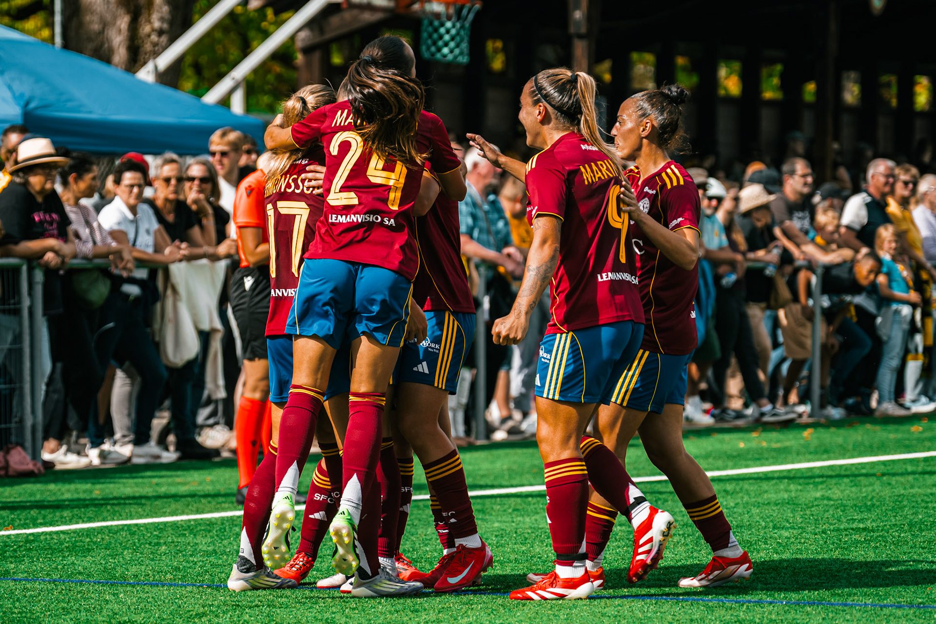 Match de l’AXA Women’s Super League opposant BSC YB Frauen et Servette FC Chênois Féminin au Spitalacker (Kunstrasenfeld), Bern. (Christian António/LibsVisuals.com)