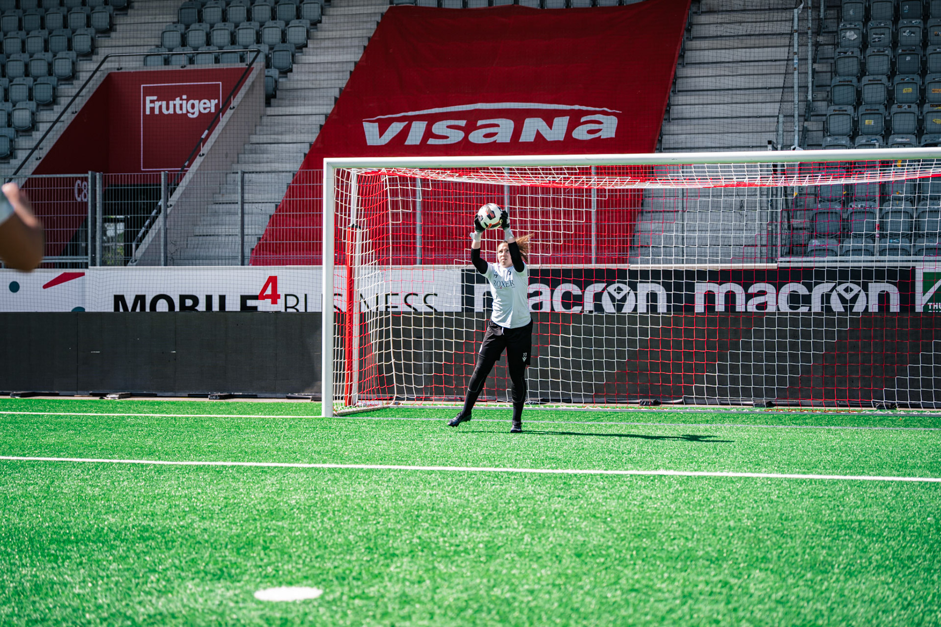 Frauenteam Thun Berner-Oberland et Yverdon Sport FC à la Stockhorn Arena. (Christian António/LibsVisuals.com)