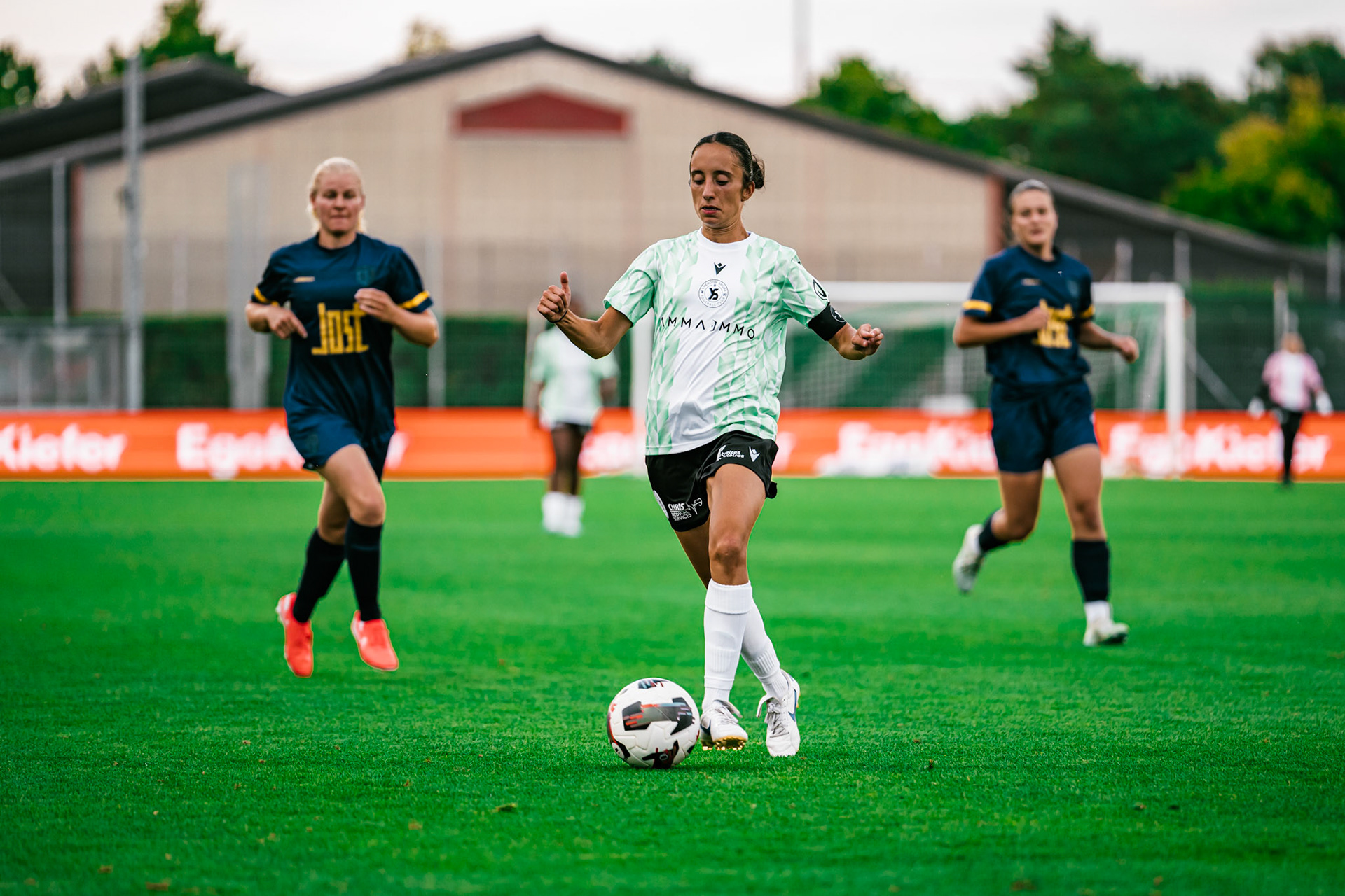 Match championnat LNB féminine opposant Yverdon Sport FC et FC Schlieren au Stade Municipal. (Christian António/LibsVisuals.com)