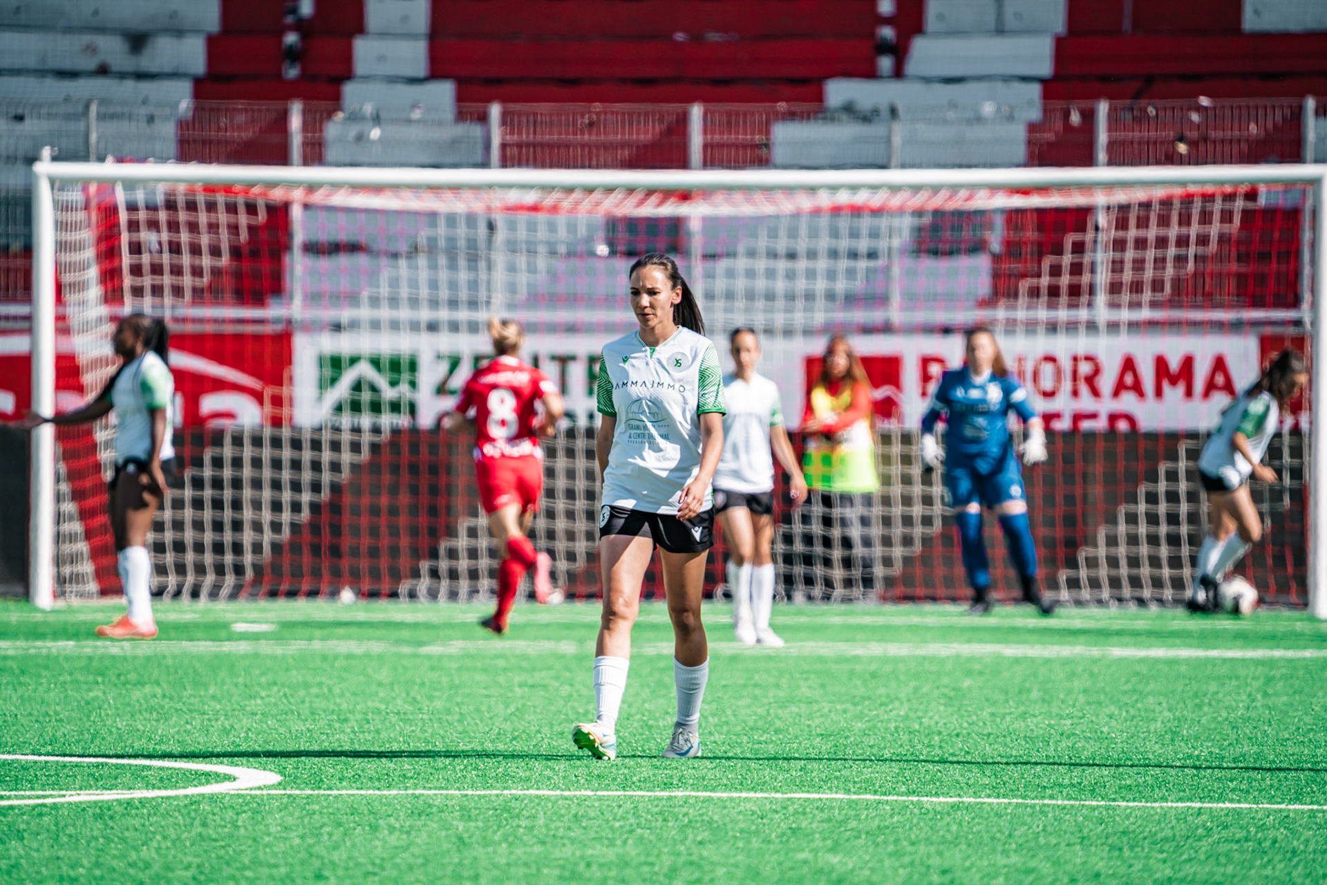 Frauenteam Thun Berner-Oberland et Yverdon Sport FC à la Stockhorn Arena. (Christian António/LibsVisuals.com)
