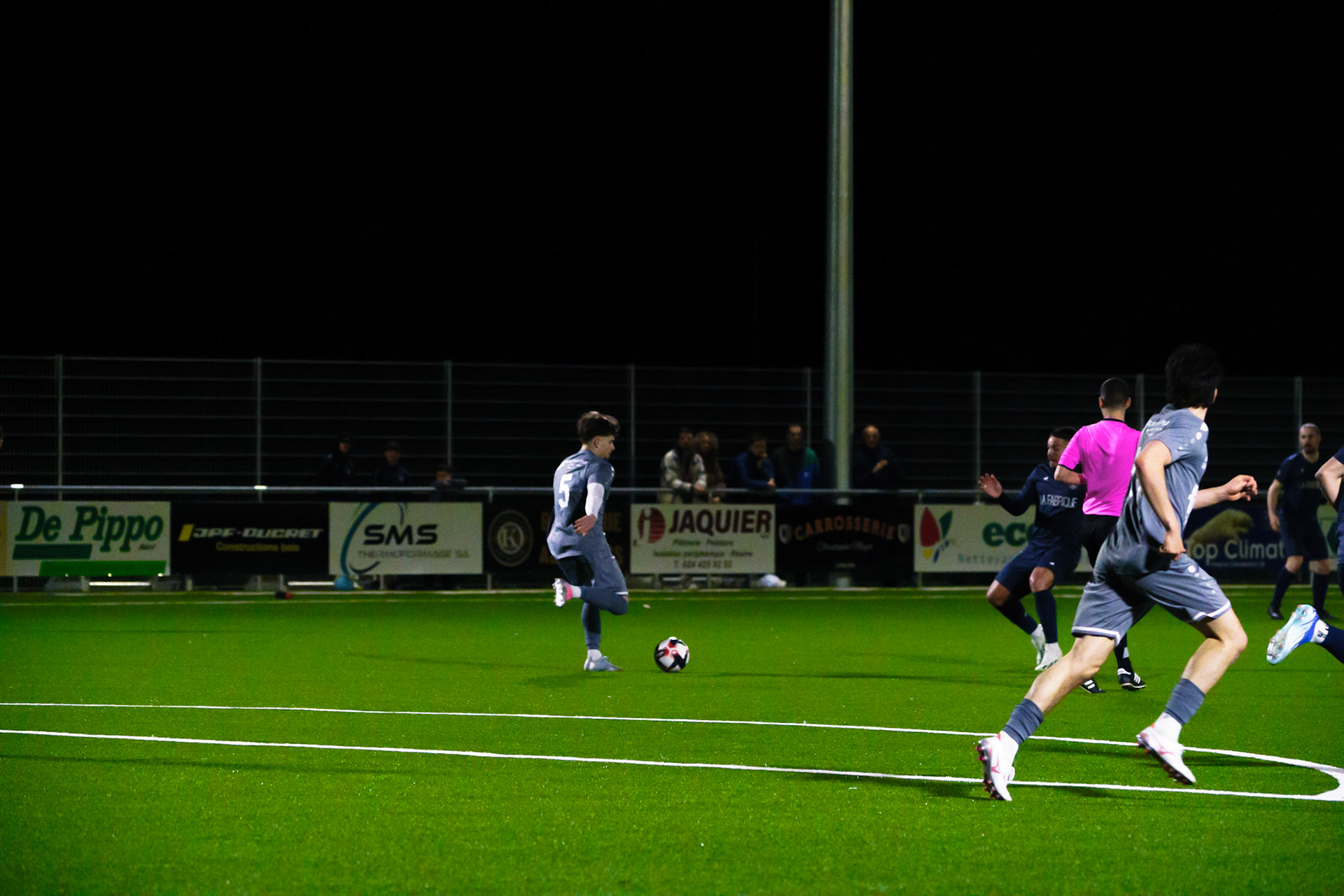Match 2ème Ligue FC Champagne - FC Grandson-Tuileries au Terrain de Sport de Derrière-Ville à Champagne